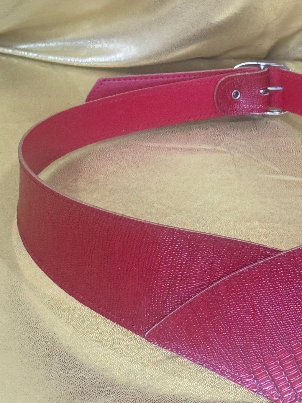 Vintage Style Red Reptile Wide V-Waist Belt NWOT 32"