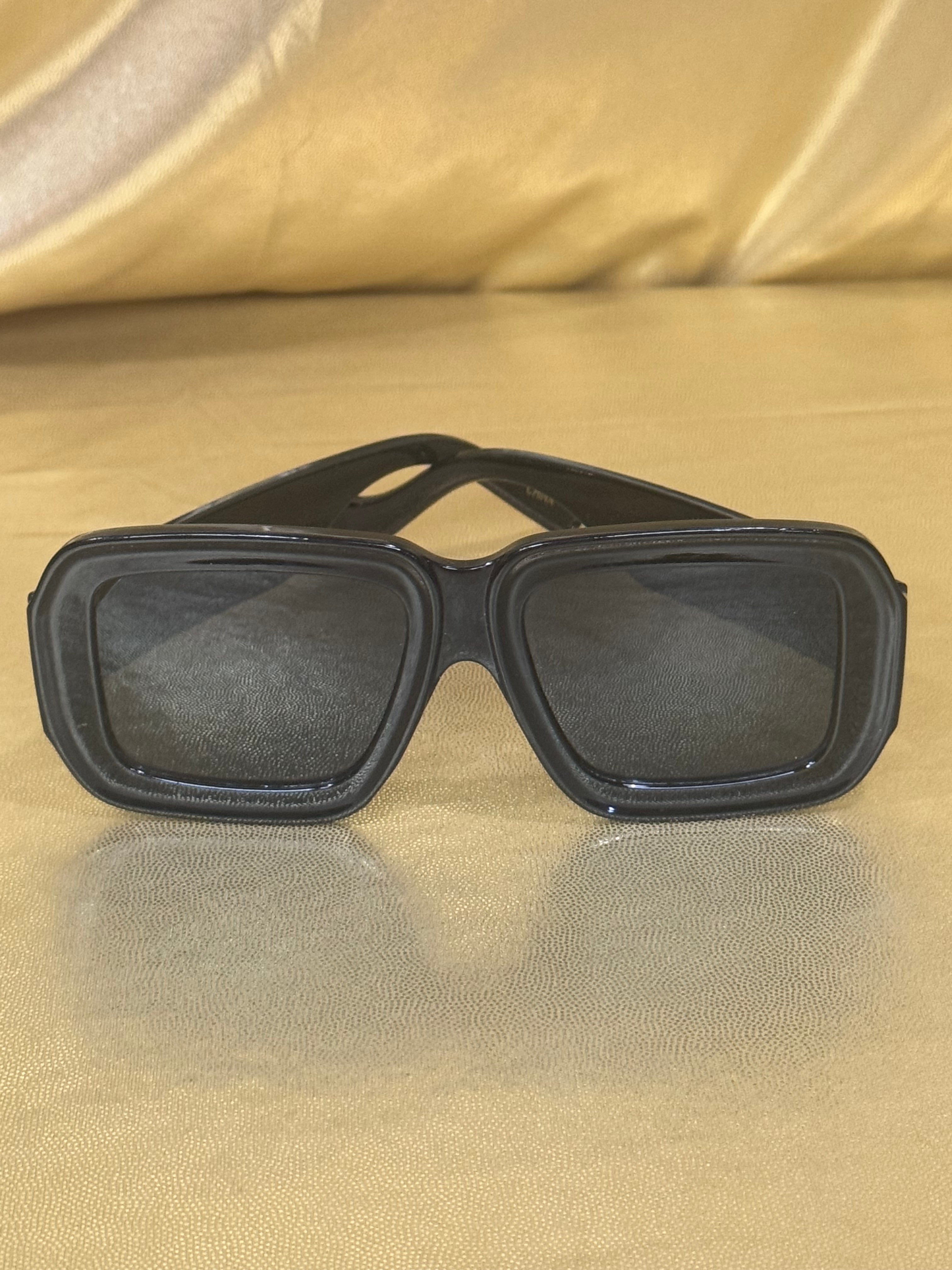 Vintage 70s Vibe Oversized Chunky Black Square Sunglasses – Retro Chic
