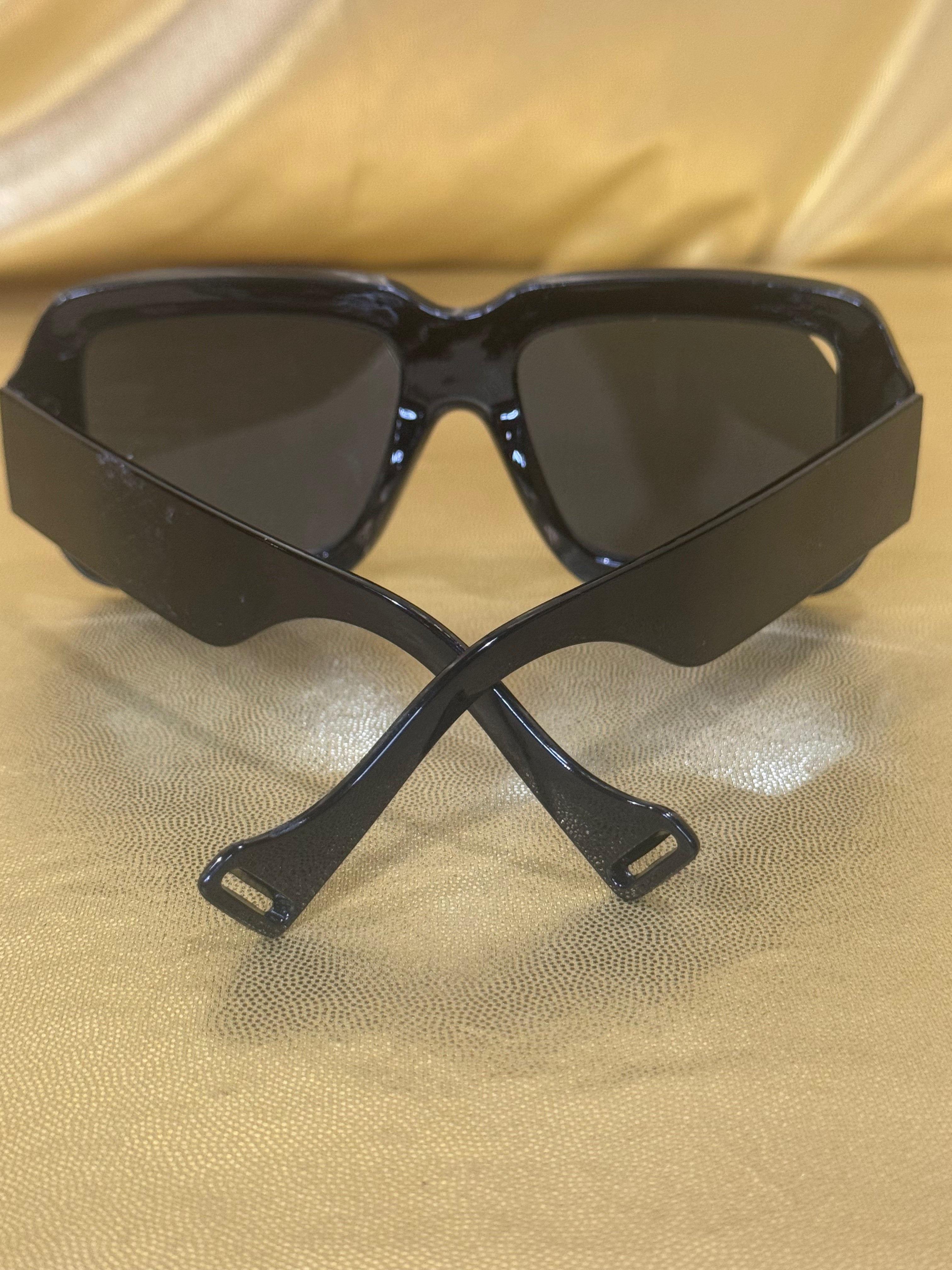 Vintage 70s Vibe Oversized Chunky Black Square Sunglasses – Retro Chic