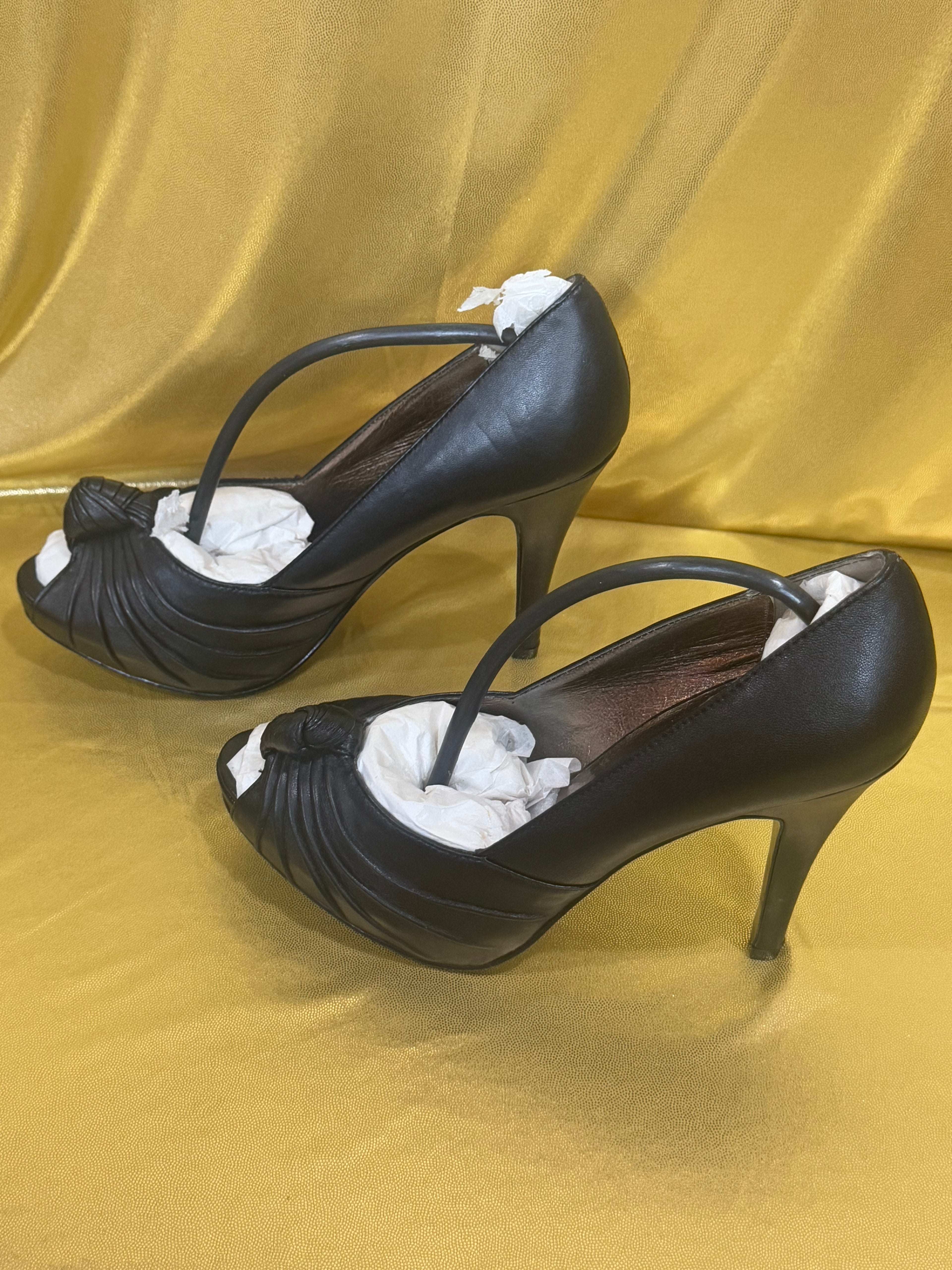 Steve Madden Leilana Black Leather Peep-Toe Platform Stiletto Heels Size 7 NWOB