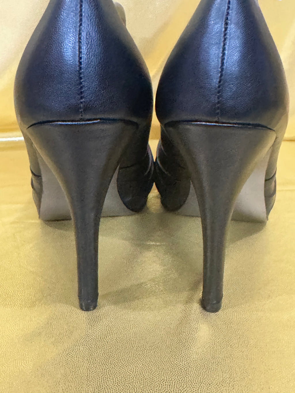 Steve Madden Leilana Black Leather Peep-Toe Platform Stiletto Heels Size 7 NWOB