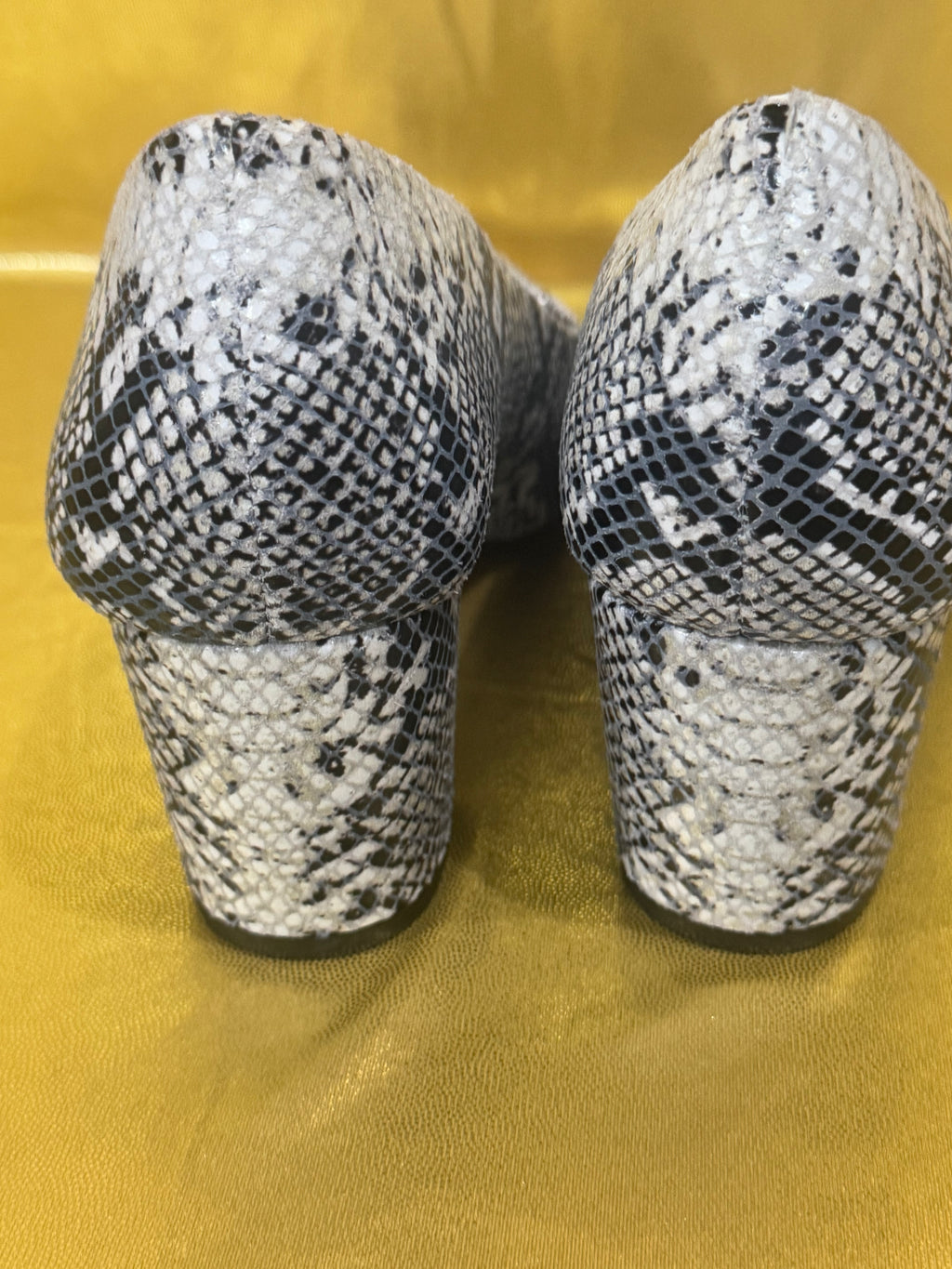 CC Corso Como Ryanna Snakeskin Block Heel Pumps - Size 5.5 (NEW/NWOB)