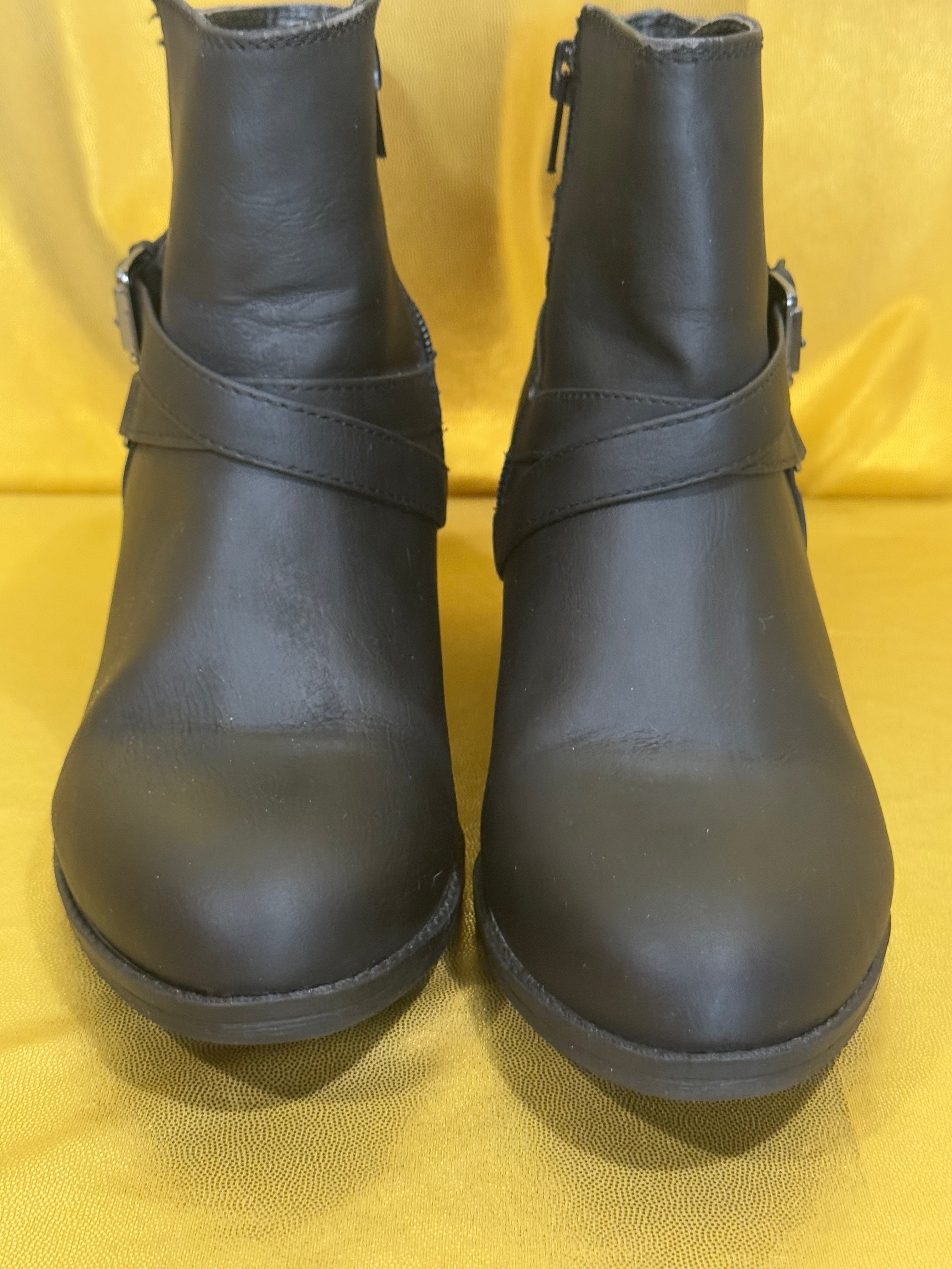 LifeStride Ionic Black Ankle Boots Strap Buckle Block Heel Size 6.5M NWOB