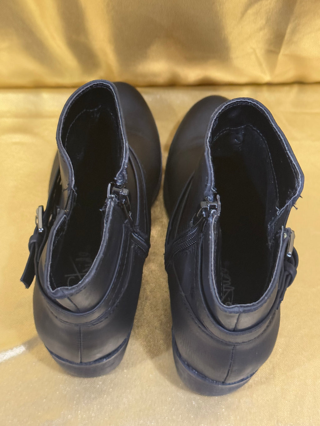 LifeStride Ionic Black Ankle Boots Strap Buckle Block Heel Size 6.5M NWOB