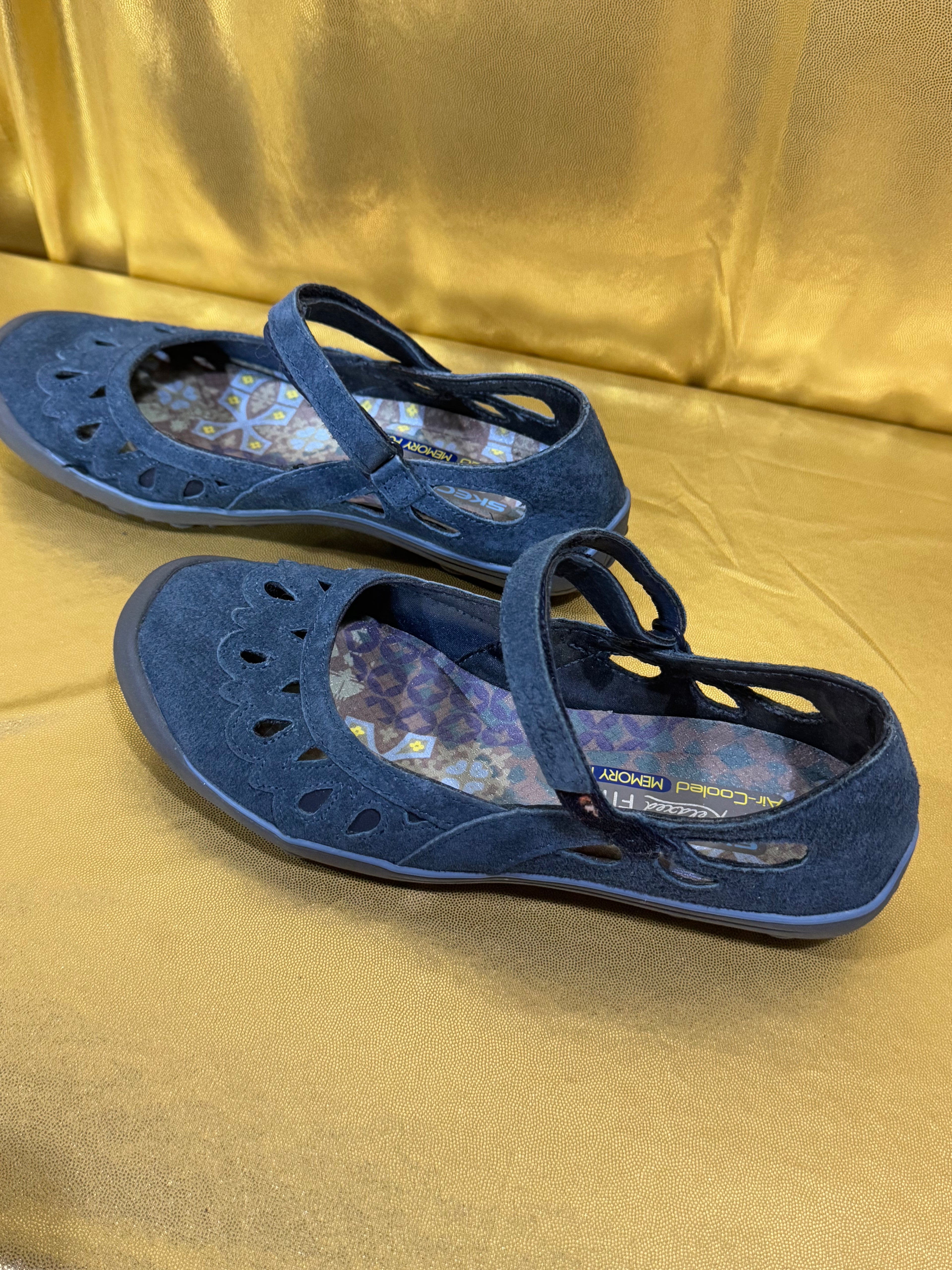 Skechers Relaxed Fit Air-Cooled Memory Foam Mary Janes – Blue Suede, Size 6 (NWOB)