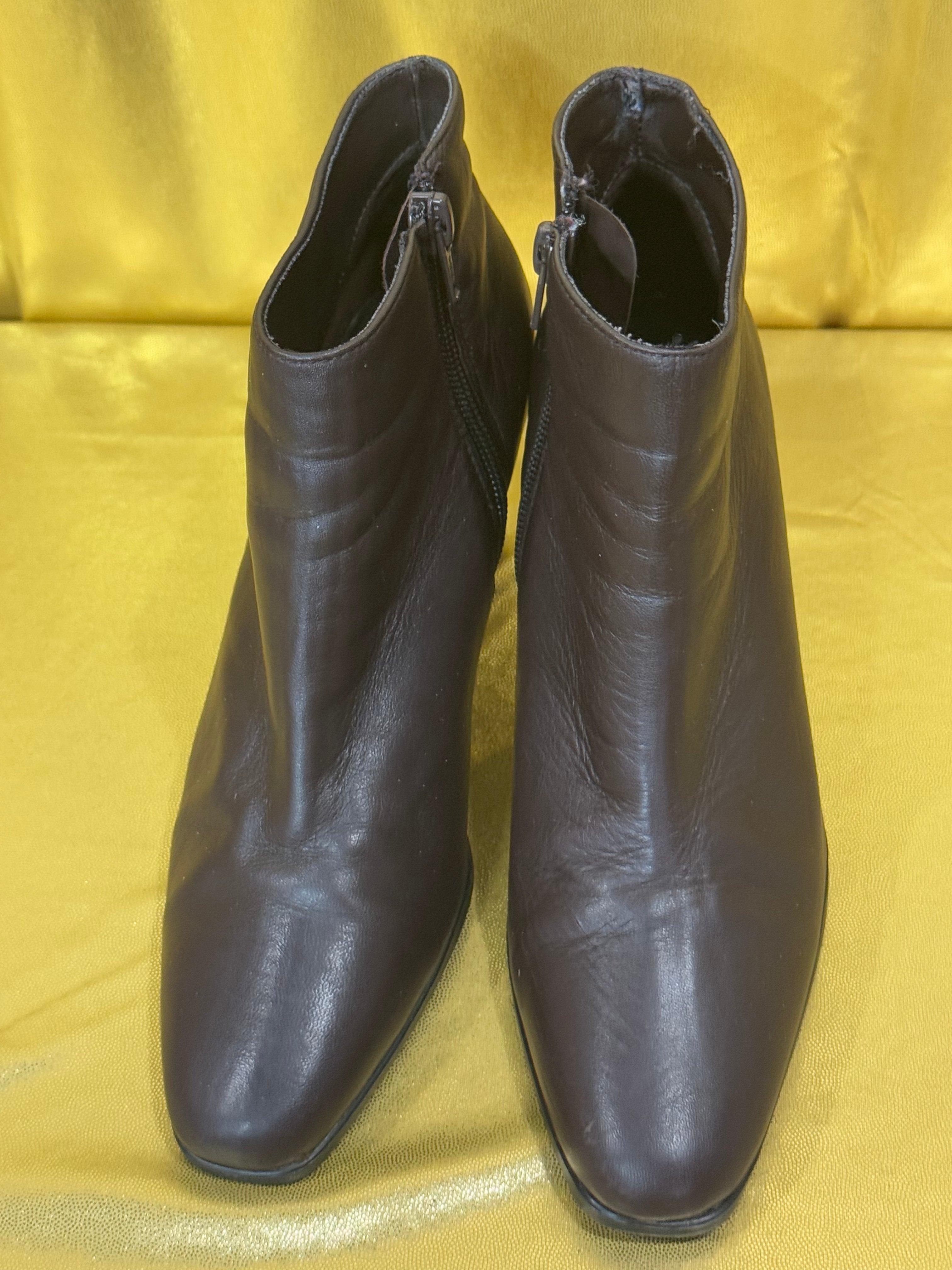 Aerosoles MARI "Bootsie Roll" Dark Brown Leather Ankle Boots Size 6 NEW