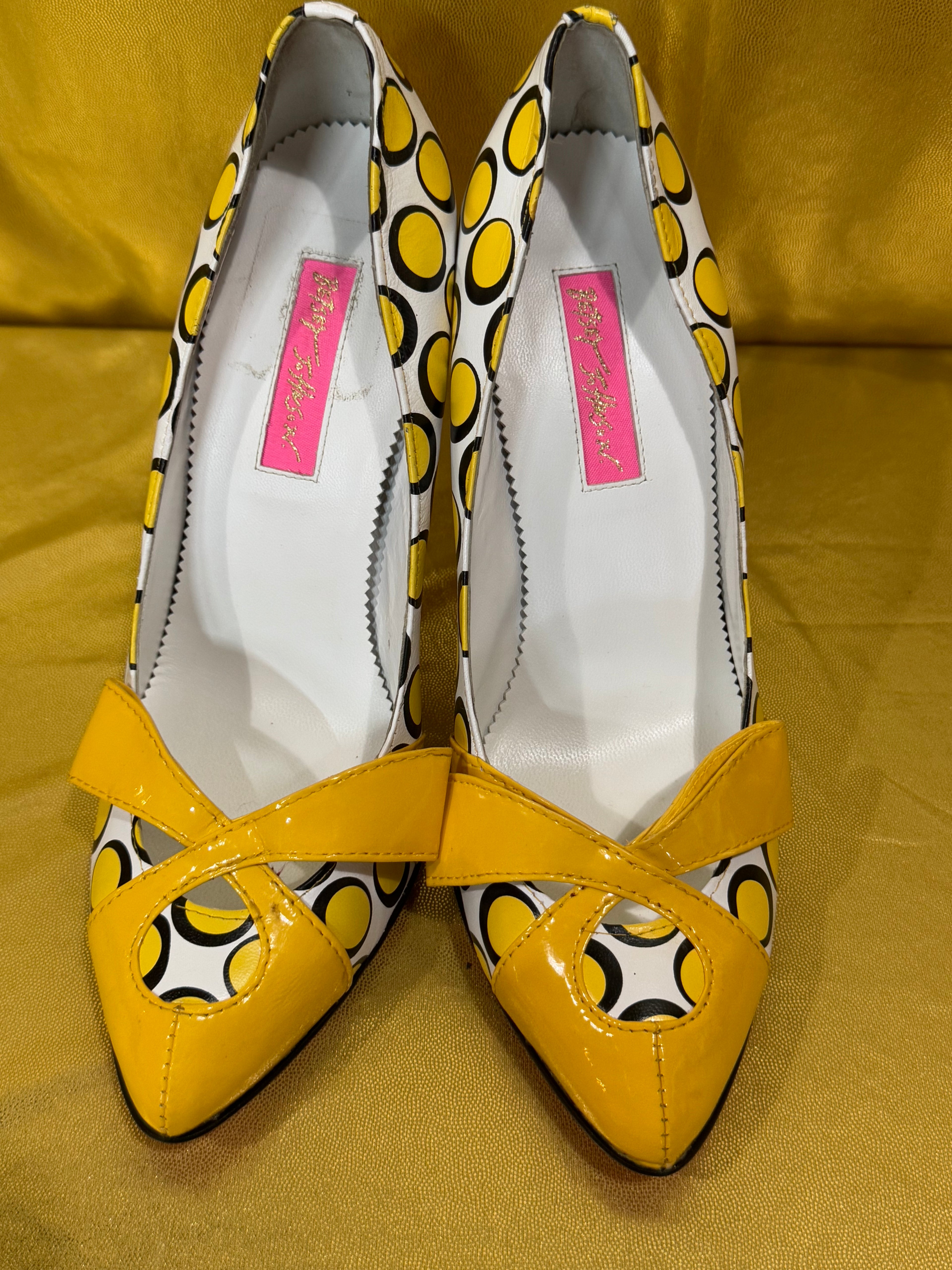 Vintage Betsey Johnson Yellow Polka Dot Patent Bow Heels - Size 7.5 M New