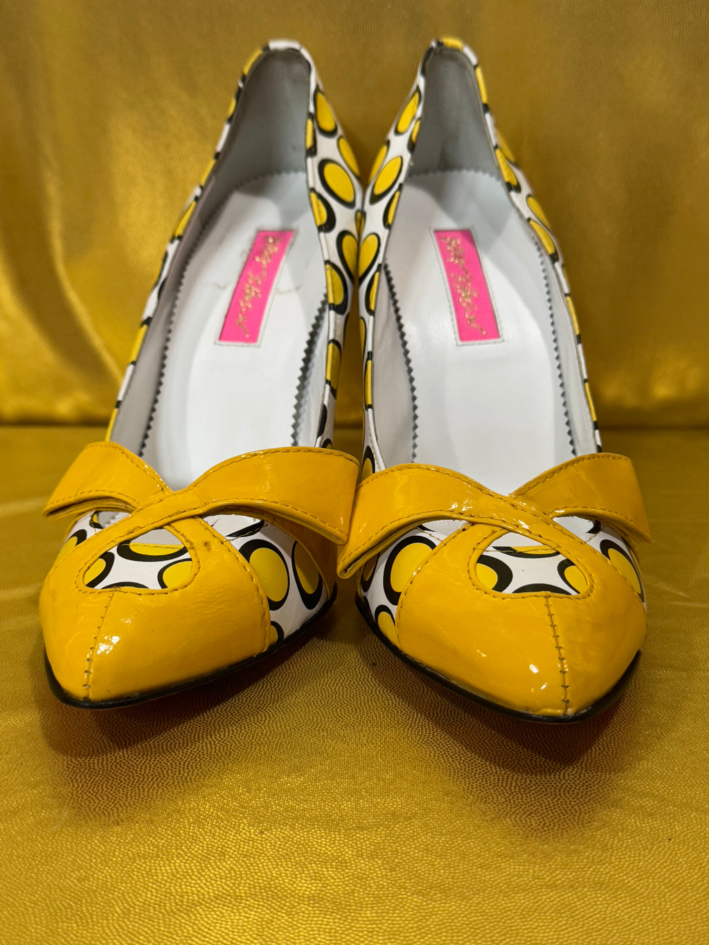 Vintage Betsey Johnson Yellow Polka Dot Patent Bow Heels - Size 7.5 M New