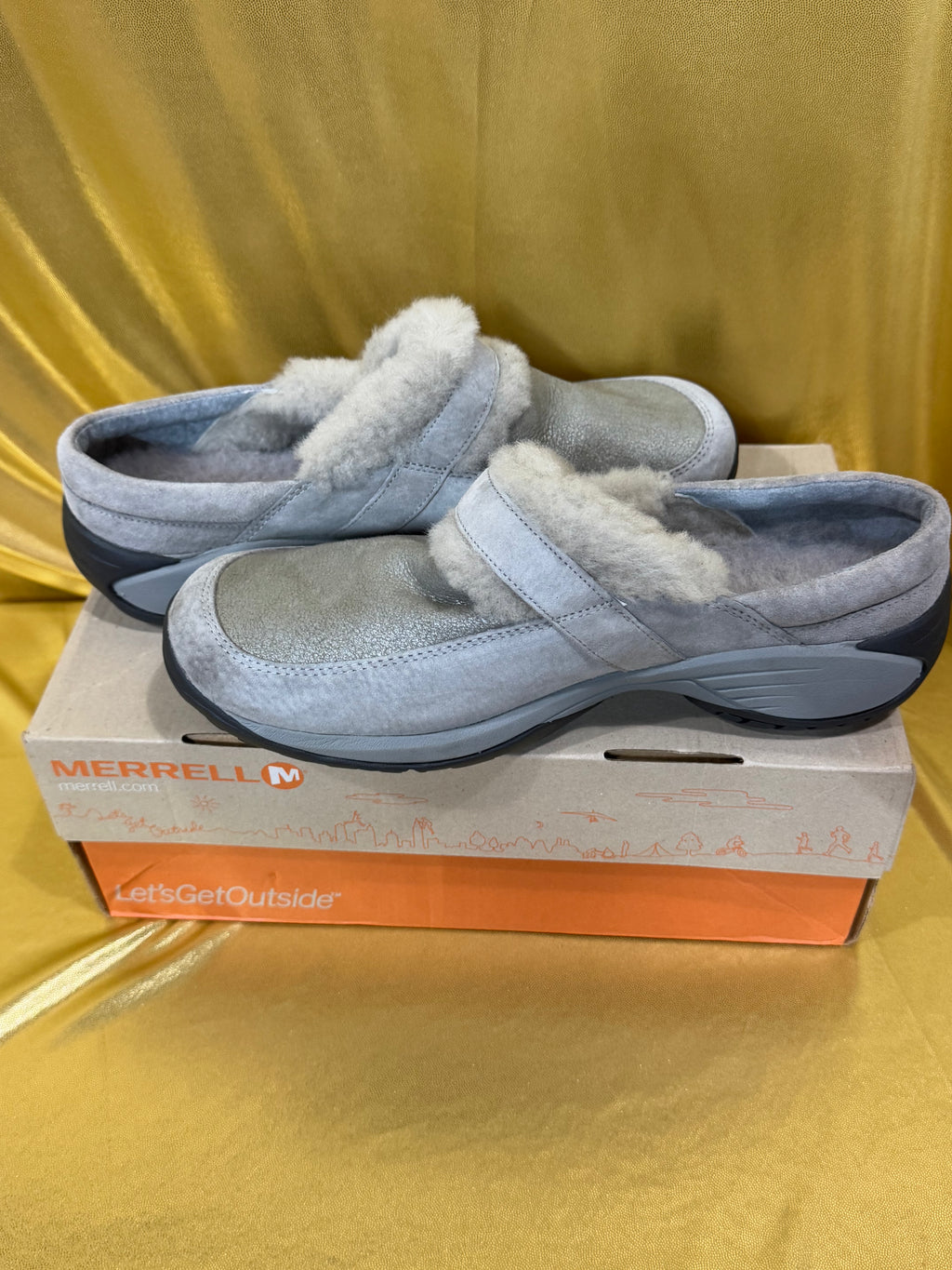 NIB Merrell Encore Ice Faux-Fur Lined Leather Clogs – Metallic/Gray, Size 7.5