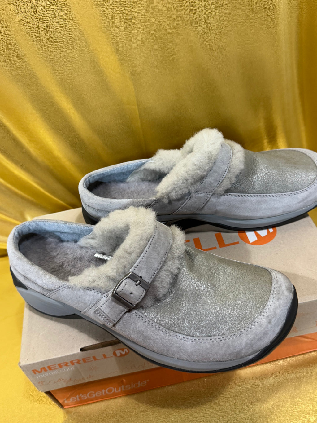 NIB Merrell Encore Ice Faux-Fur Lined Leather Clogs – Metallic/Gray, Size 7.5