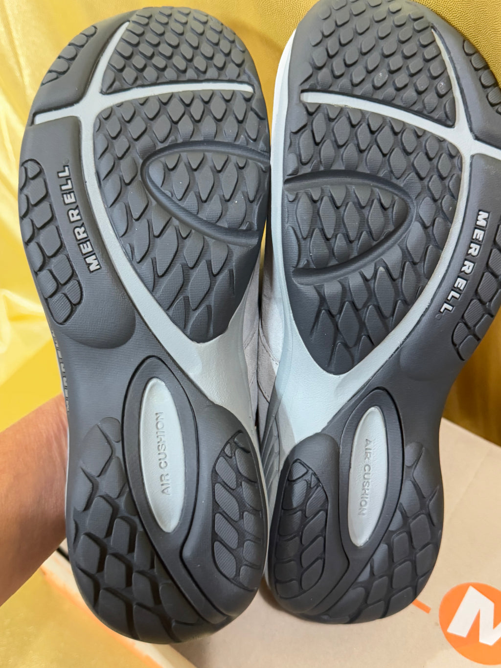 NIB Merrell Encore Ice Faux-Fur Lined Leather Clogs – Metallic/Gray, Size 7.5
