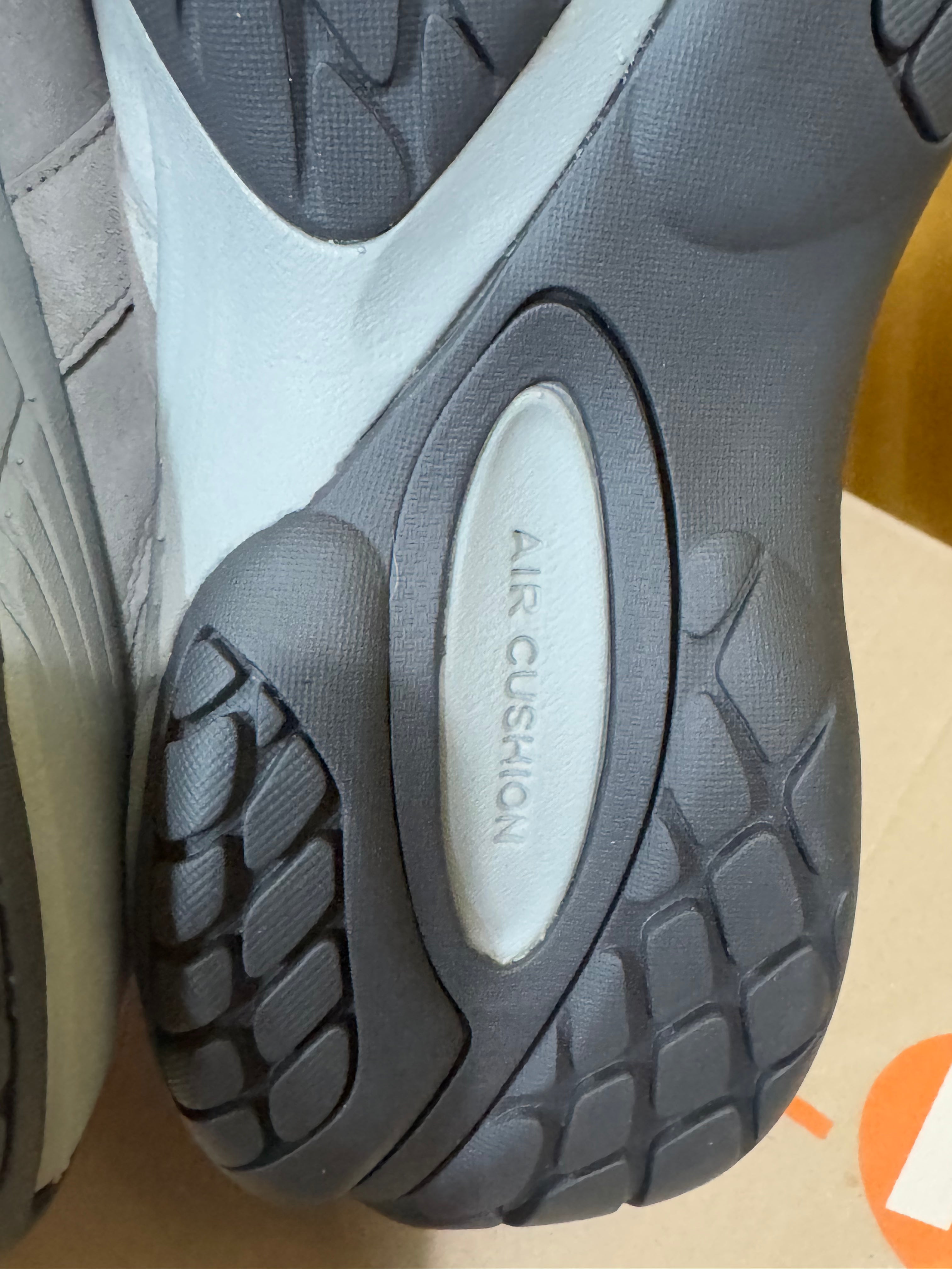 NIB Merrell Encore Ice Faux-Fur Lined Leather Clogs – Metallic/Gray, Size 7.5