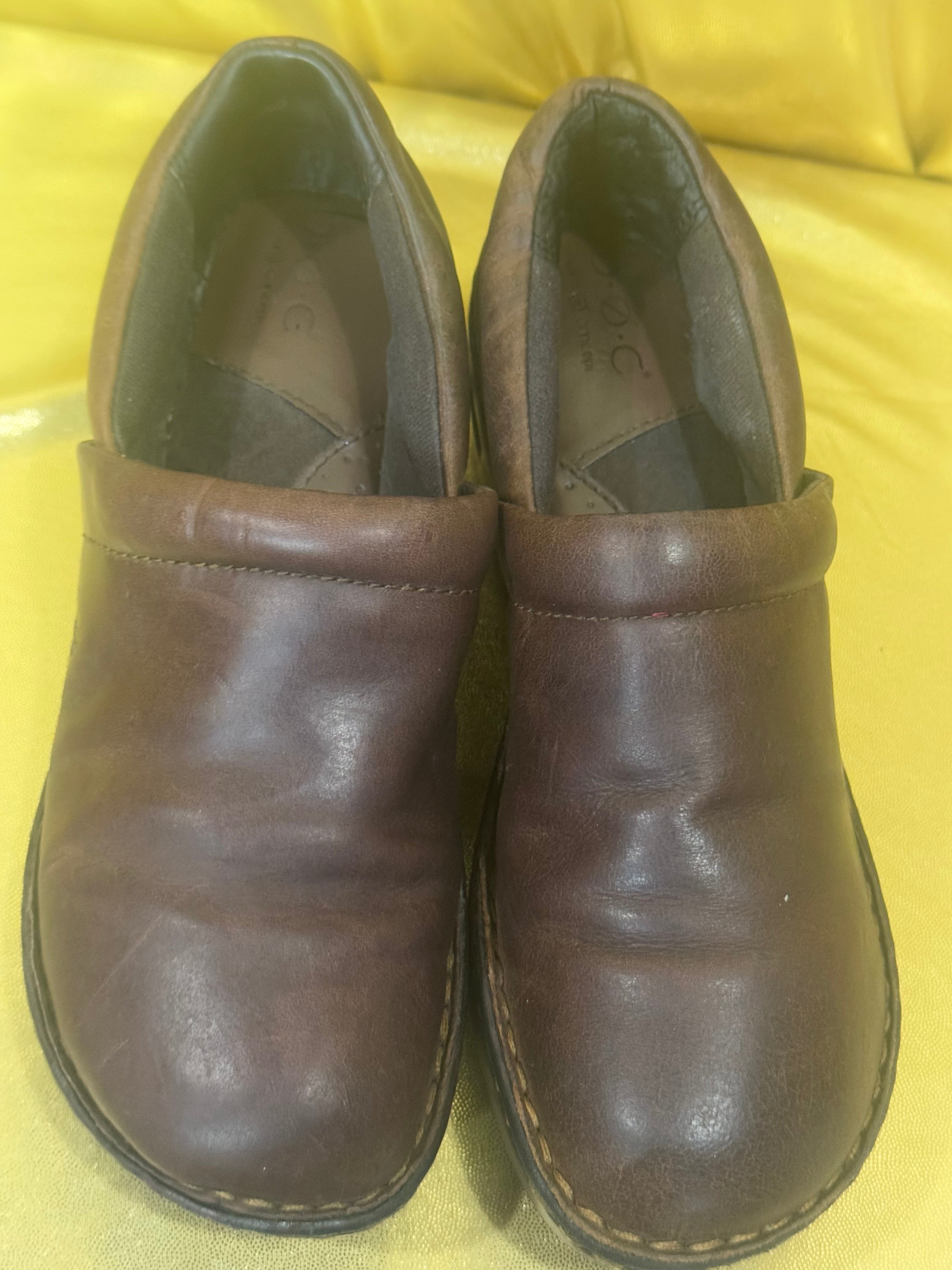 b.o.c. Born Concept Peggy Brown Leather Comfort Clogs Mules Size 8.5 NWOB