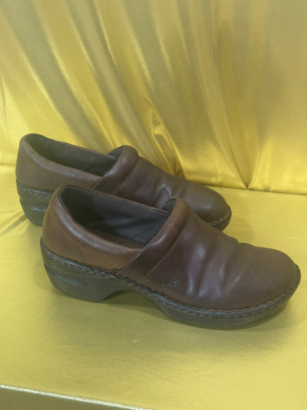 b.o.c. Born Concept Peggy Brown Leather Comfort Clogs Mules Size 8.5 NWOB