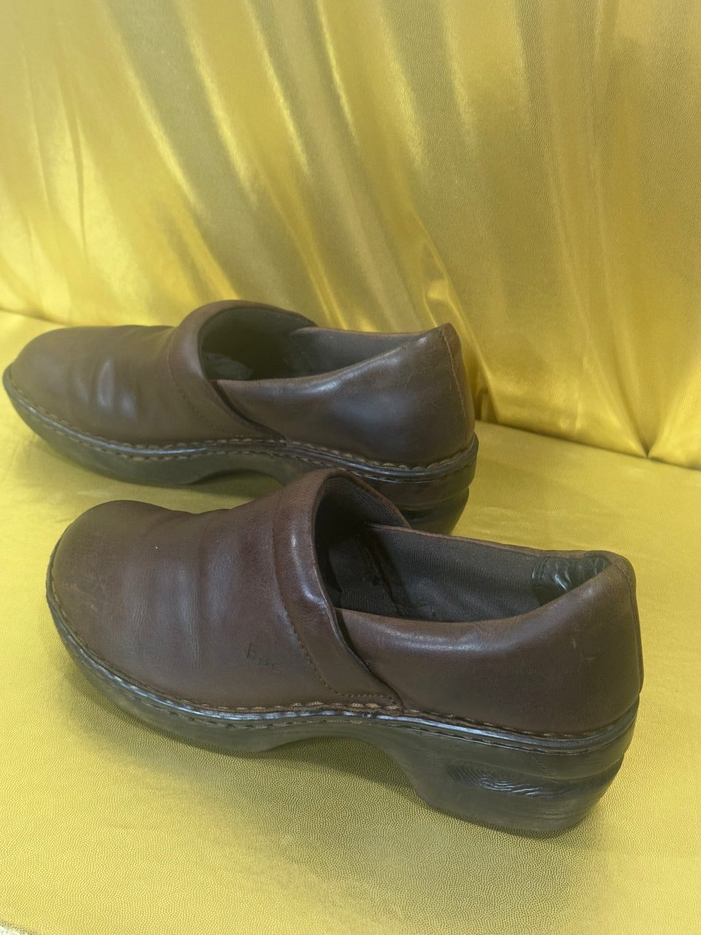 b.o.c. Born Concept Peggy Brown Leather Comfort Clogs Mules Size 8.5 NWOB