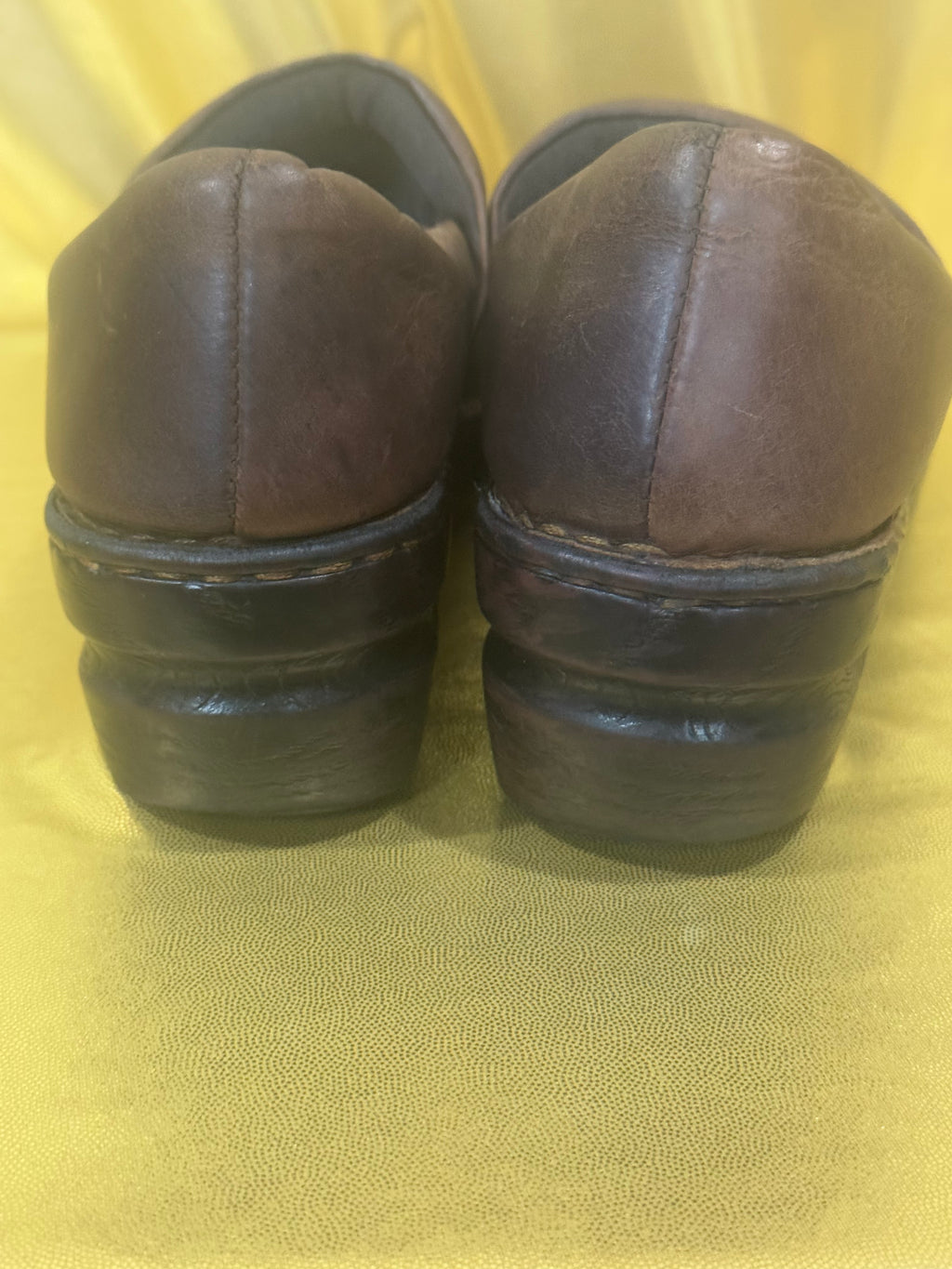 b.o.c. Born Concept Peggy Brown Leather Comfort Clogs Mules Size 8.5 NWOB