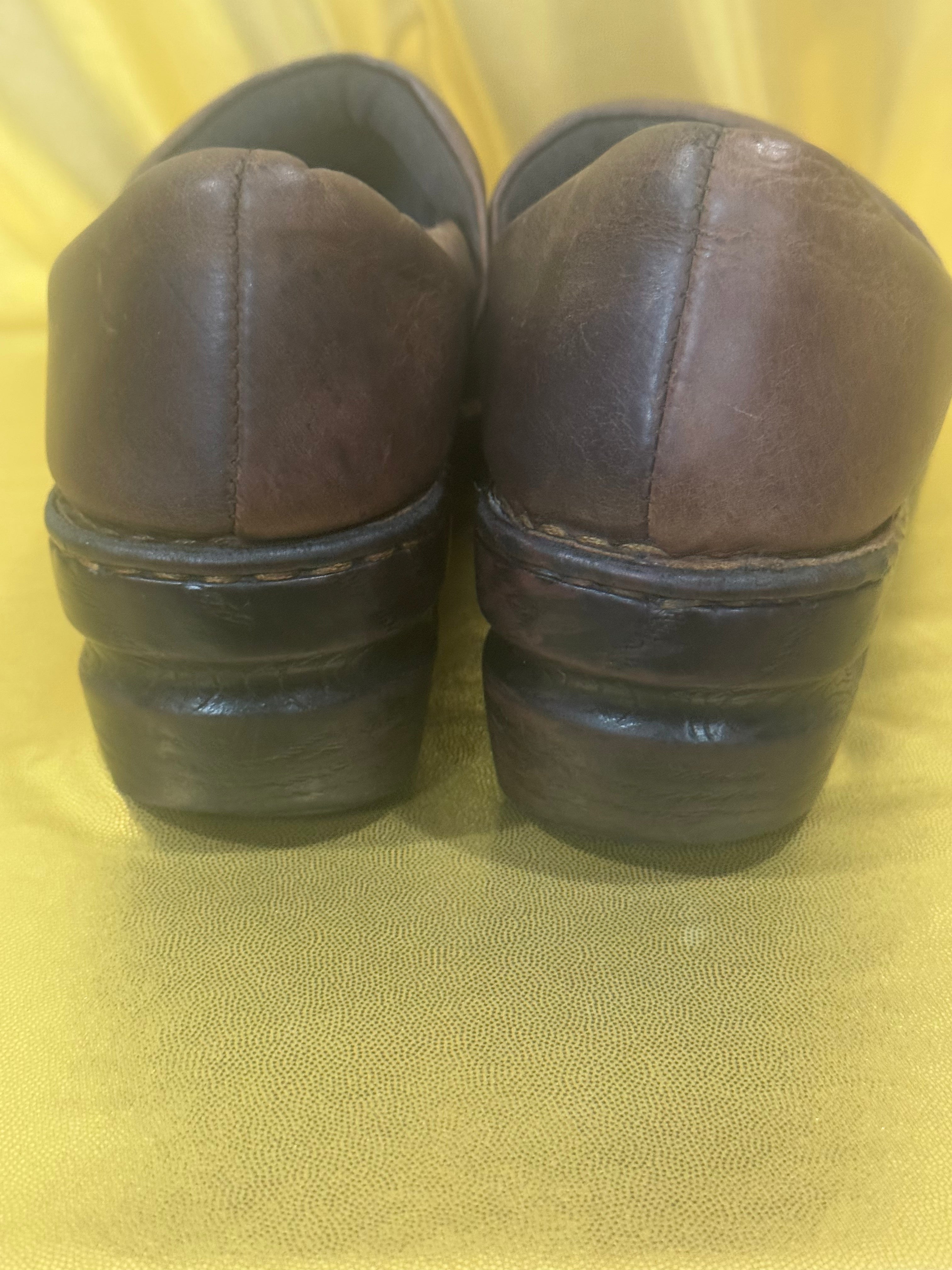 b.o.c. Born Concept Peggy Brown Leather Comfort Clogs Mules Size 8.5 NWOB