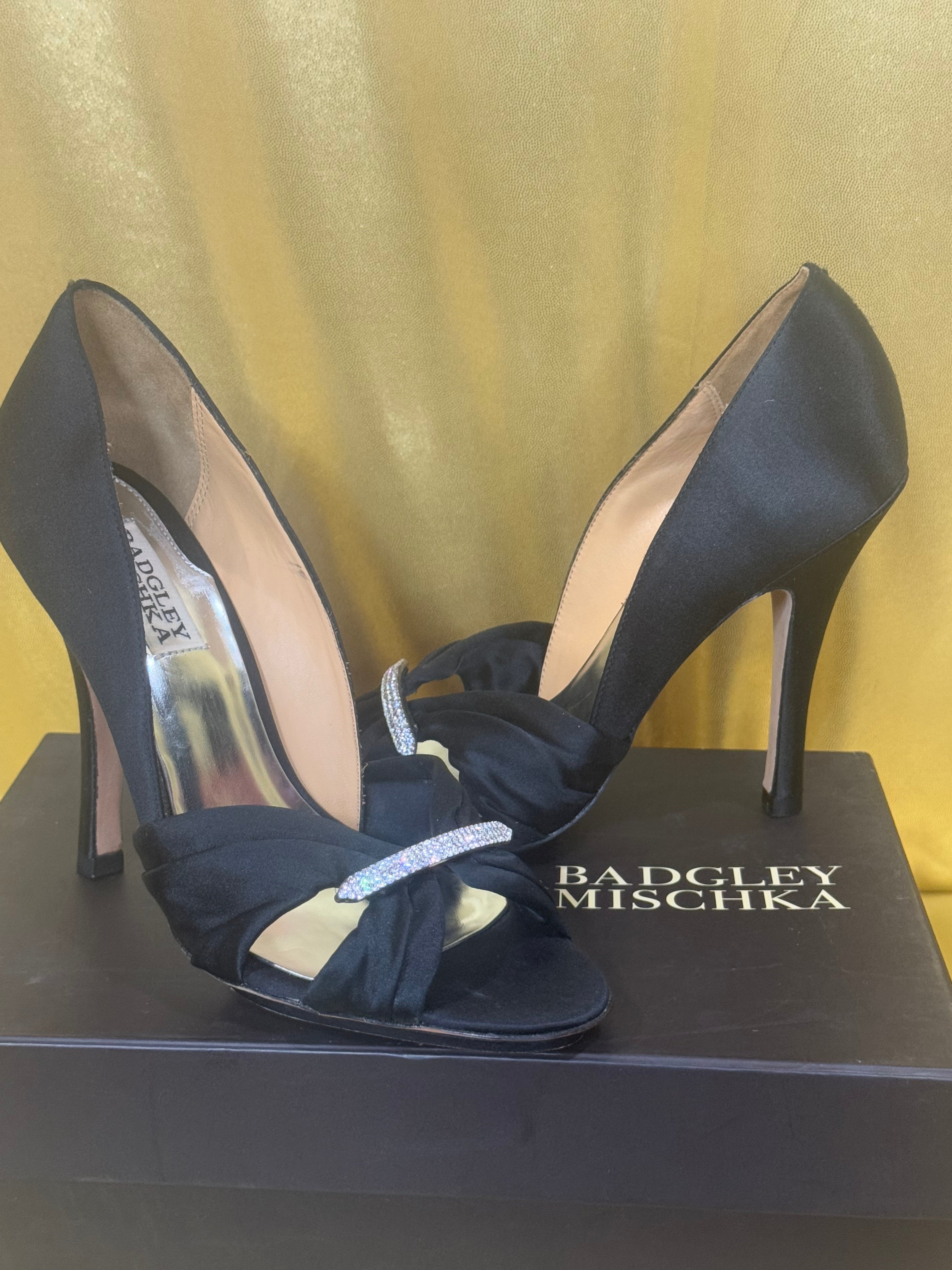 Badgley Mischka Rosali Black Satin Crystal Embellished Pumps Heels Size 7 NIB