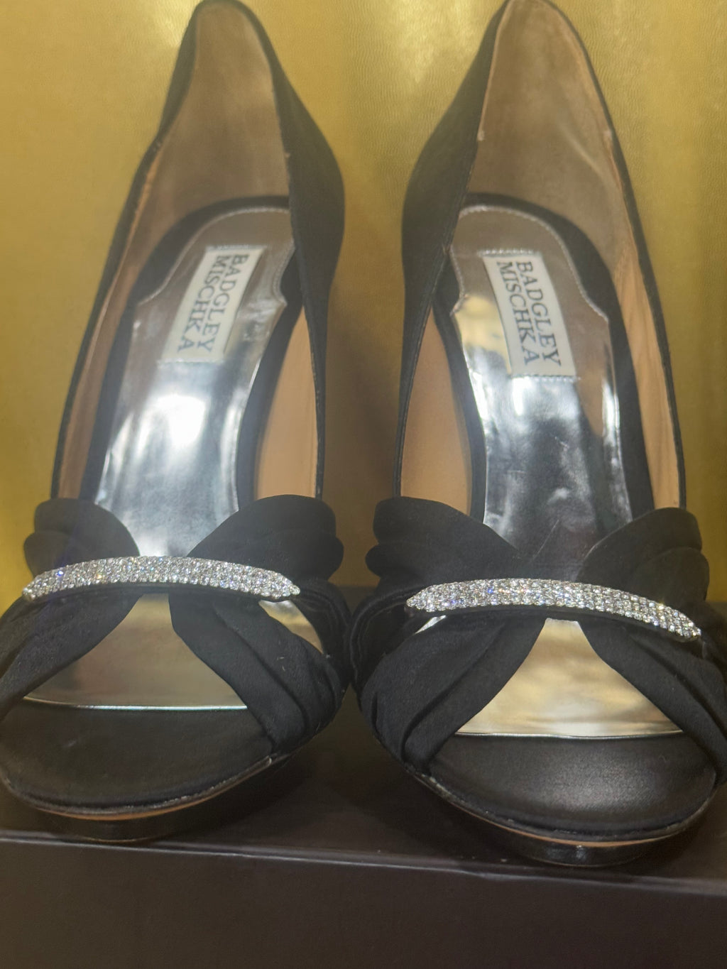 Badgley Mischka Rosali Black Satin Crystal Embellished Pumps Heels Size 7 NIB