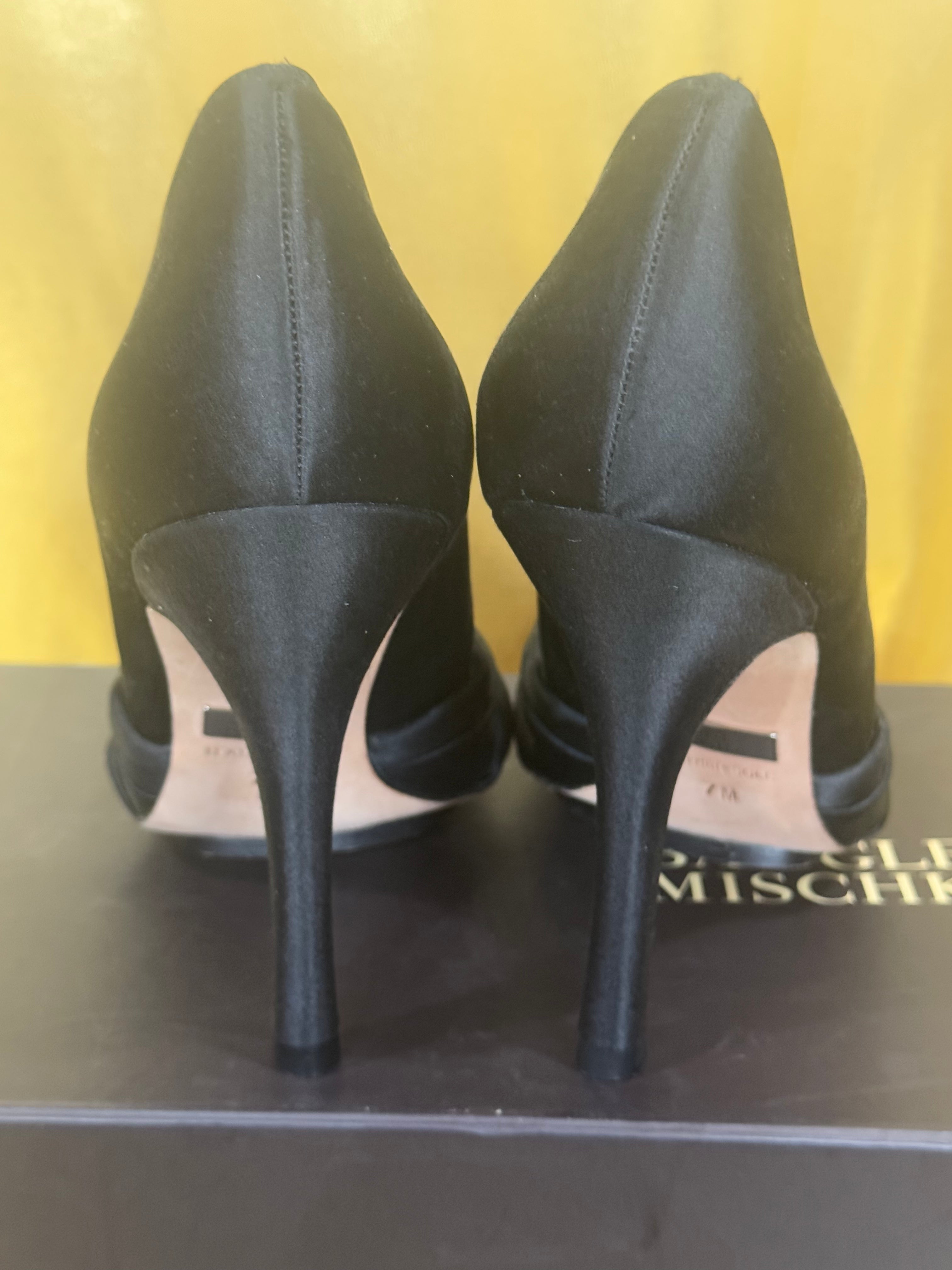Badgley Mischka Rosali Black Satin Crystal Embellished Pumps Heels Size 7 NIB