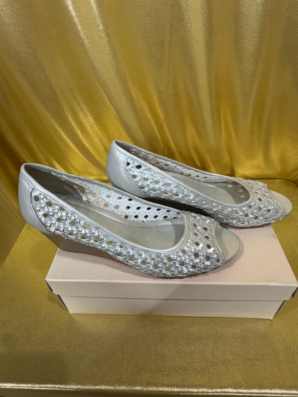 BCBGeneration Silver Woven Peep-Toe Wedge Heels – Size 9.5 (NIB)