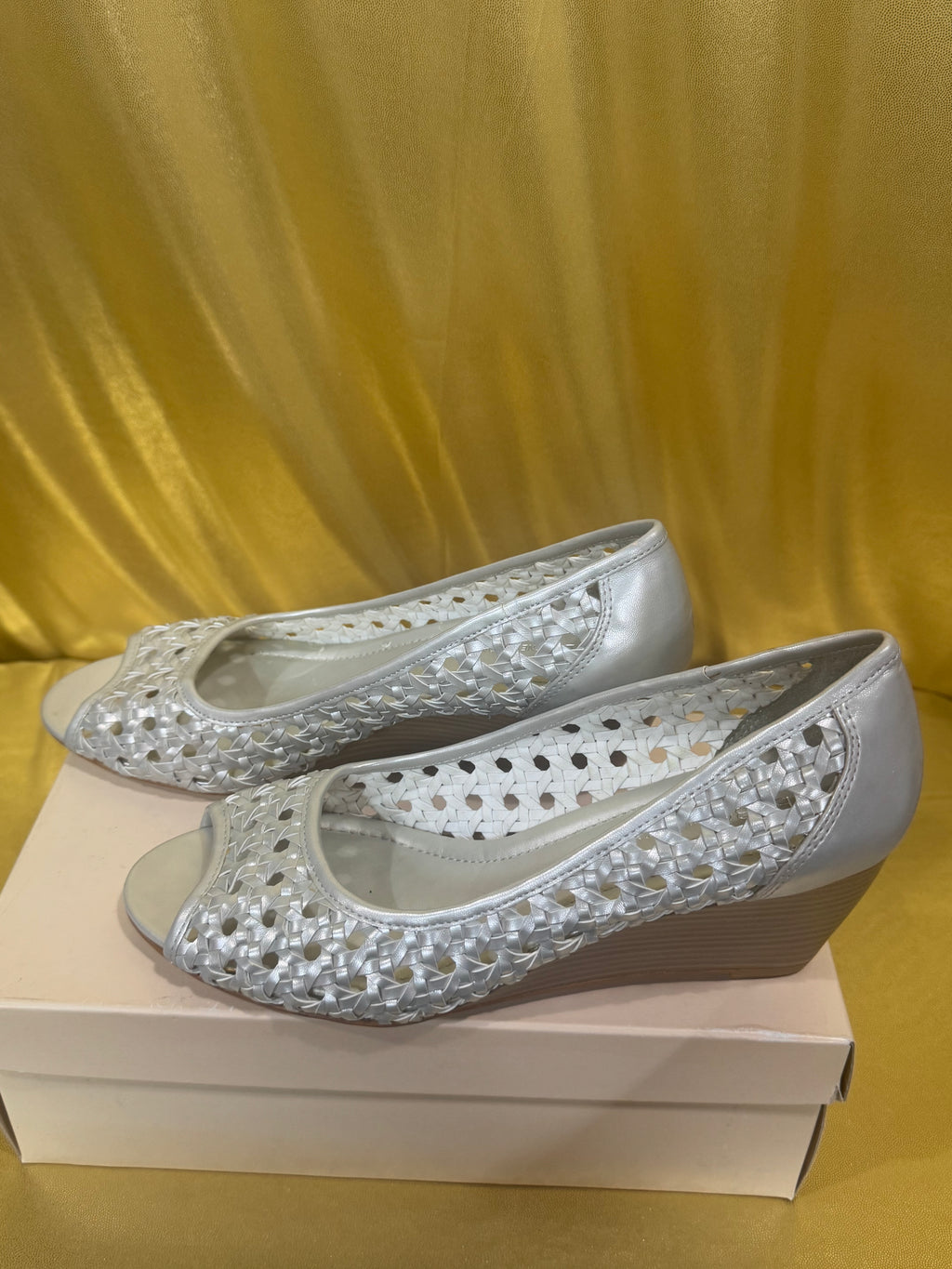 BCBGeneration Silver Woven Peep-Toe Wedge Heels – Size 9.5 (NIB)
