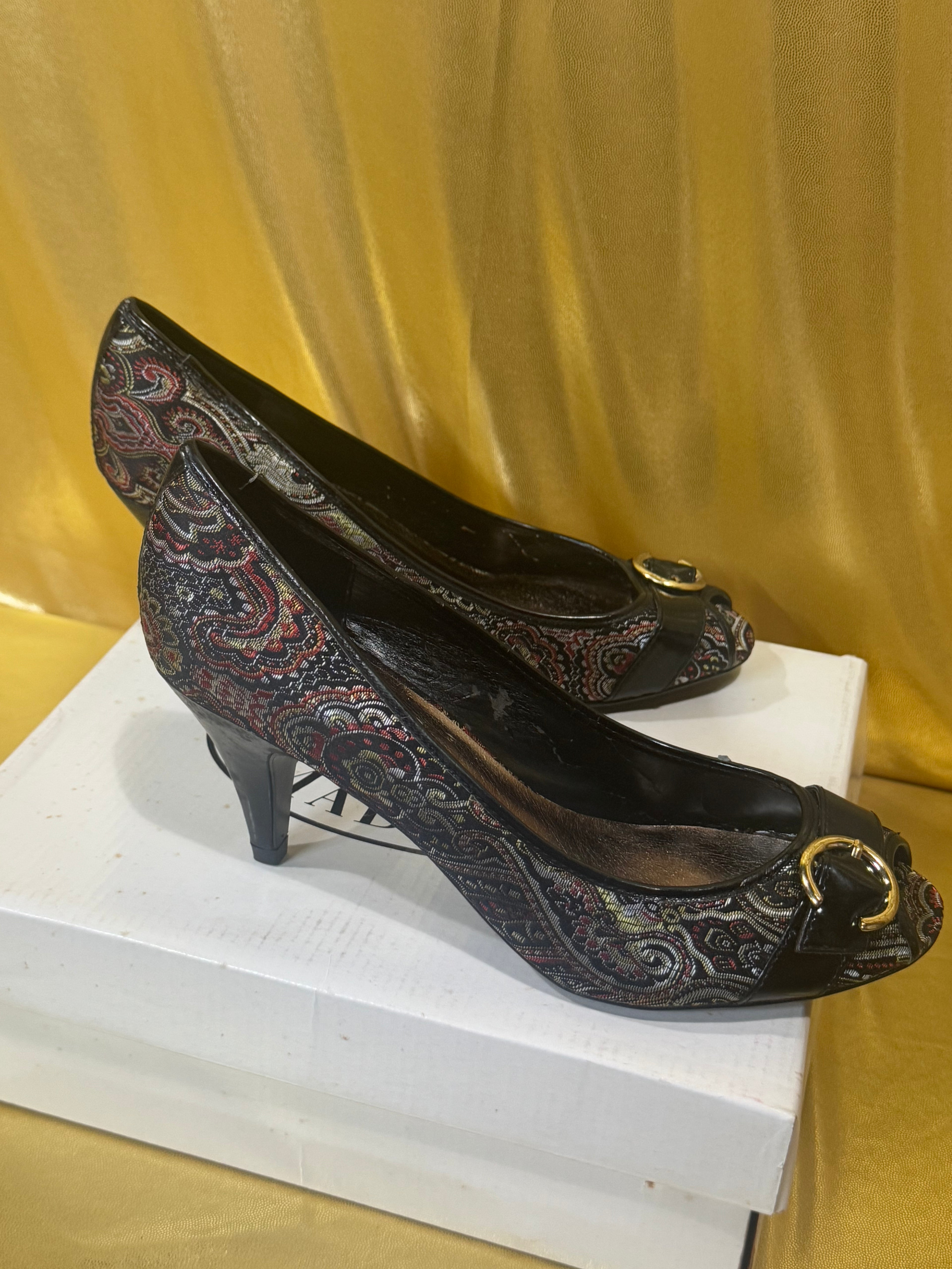 NIB Vintage Steve Madden Leilani Paisley Peep-Toe Pumps Size 7.5
