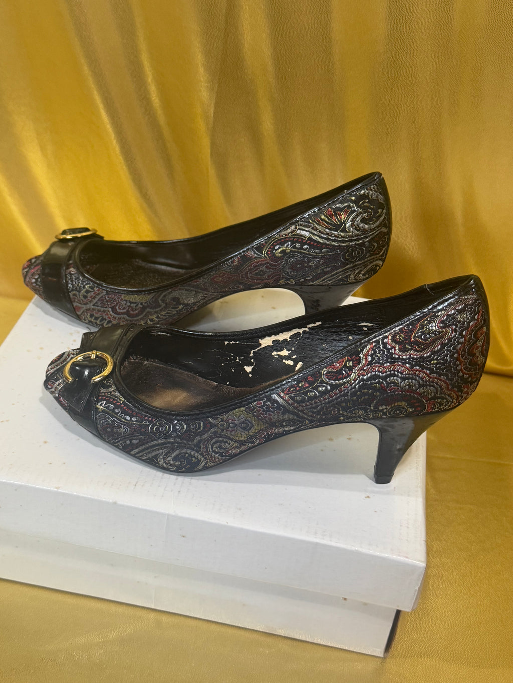 NIB Vintage Steve Madden Leilani Paisley Peep-Toe Pumps Size 7.5