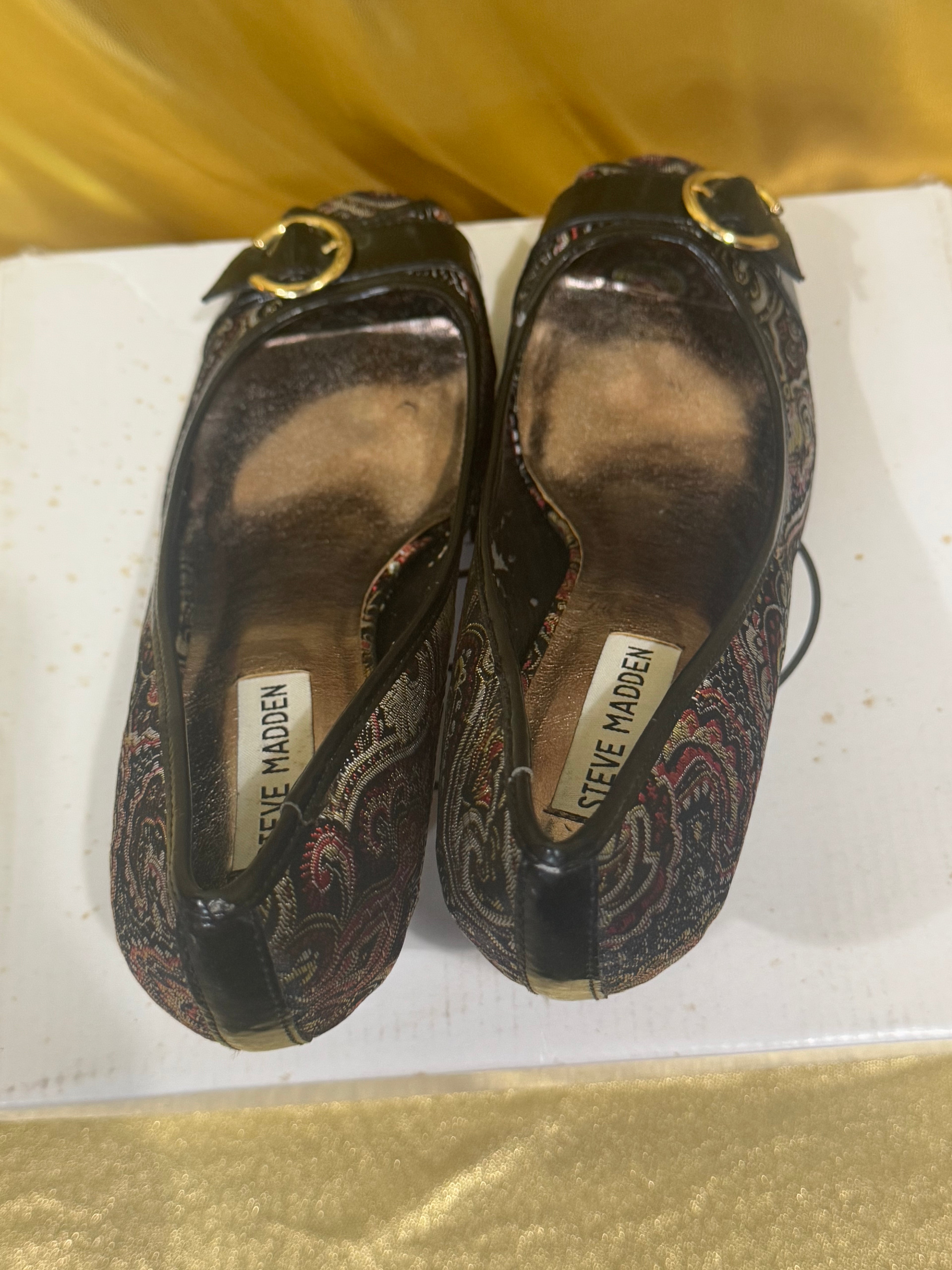 NIB Vintage Steve Madden Leilani Paisley Peep-Toe Pumps Size 7.5