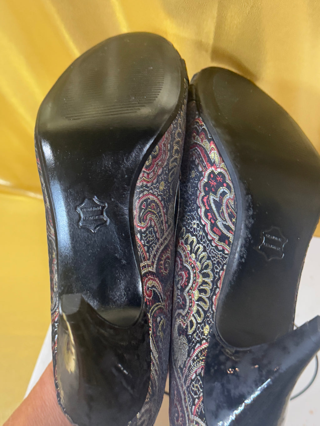 NIB Vintage Steve Madden Leilani Paisley Peep-Toe Pumps Size 7.5