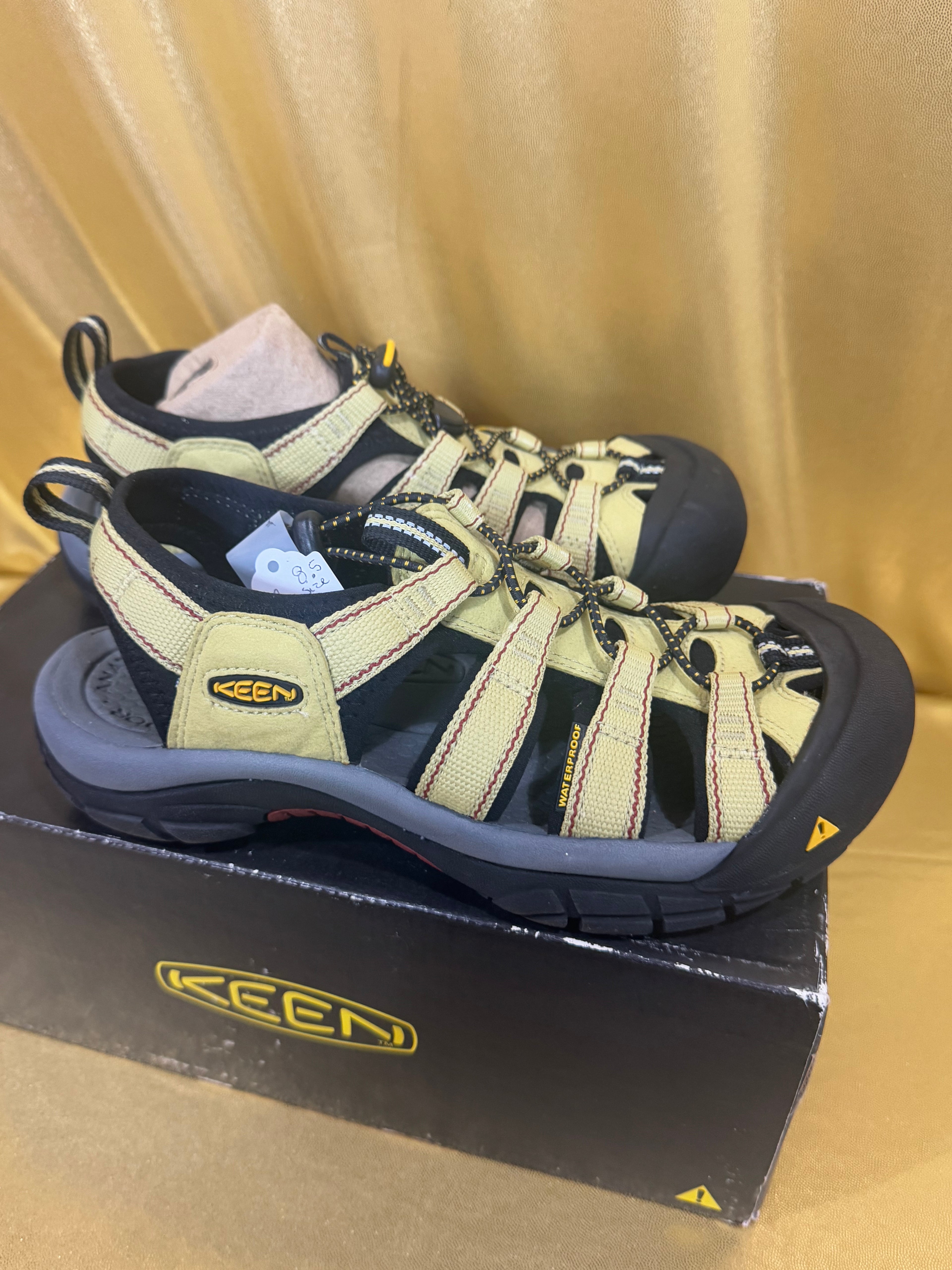 NIB KEEN Newport H2 Waterproof Sandals - Kiwi/Madder Brown (US 8.5 / EU 39)