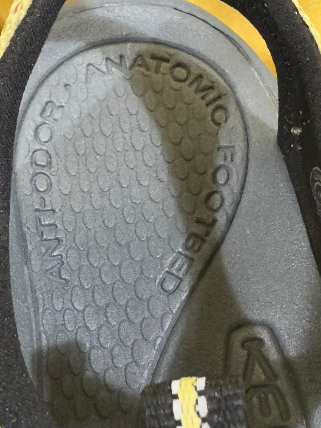 NIB KEEN Newport H2 Waterproof Sandals - Kiwi/Madder Brown (US 8.5 / EU 39)