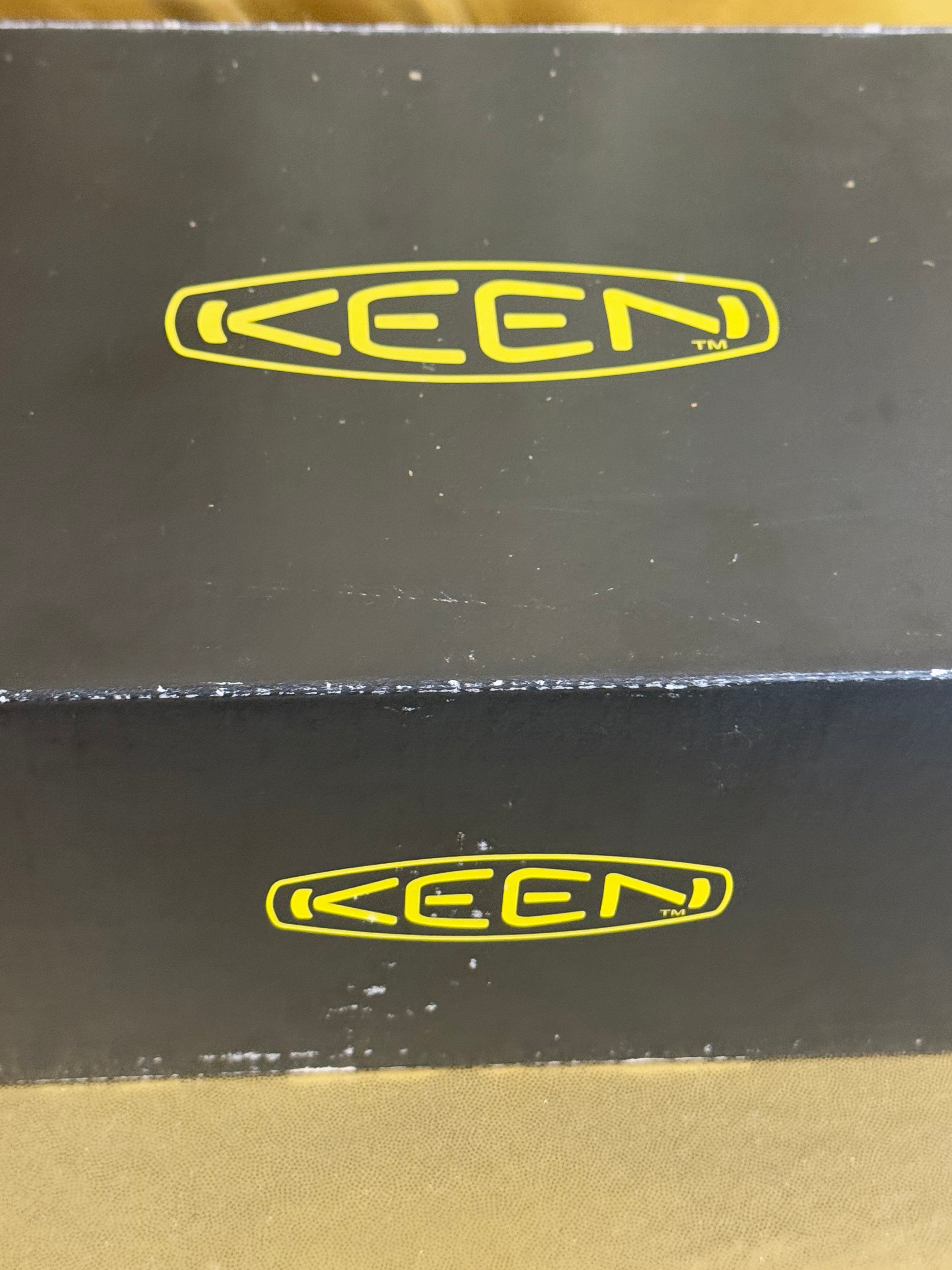 NIB KEEN Newport H2 Waterproof Sandals - Kiwi/Madder Brown (US 8.5 / EU 39)