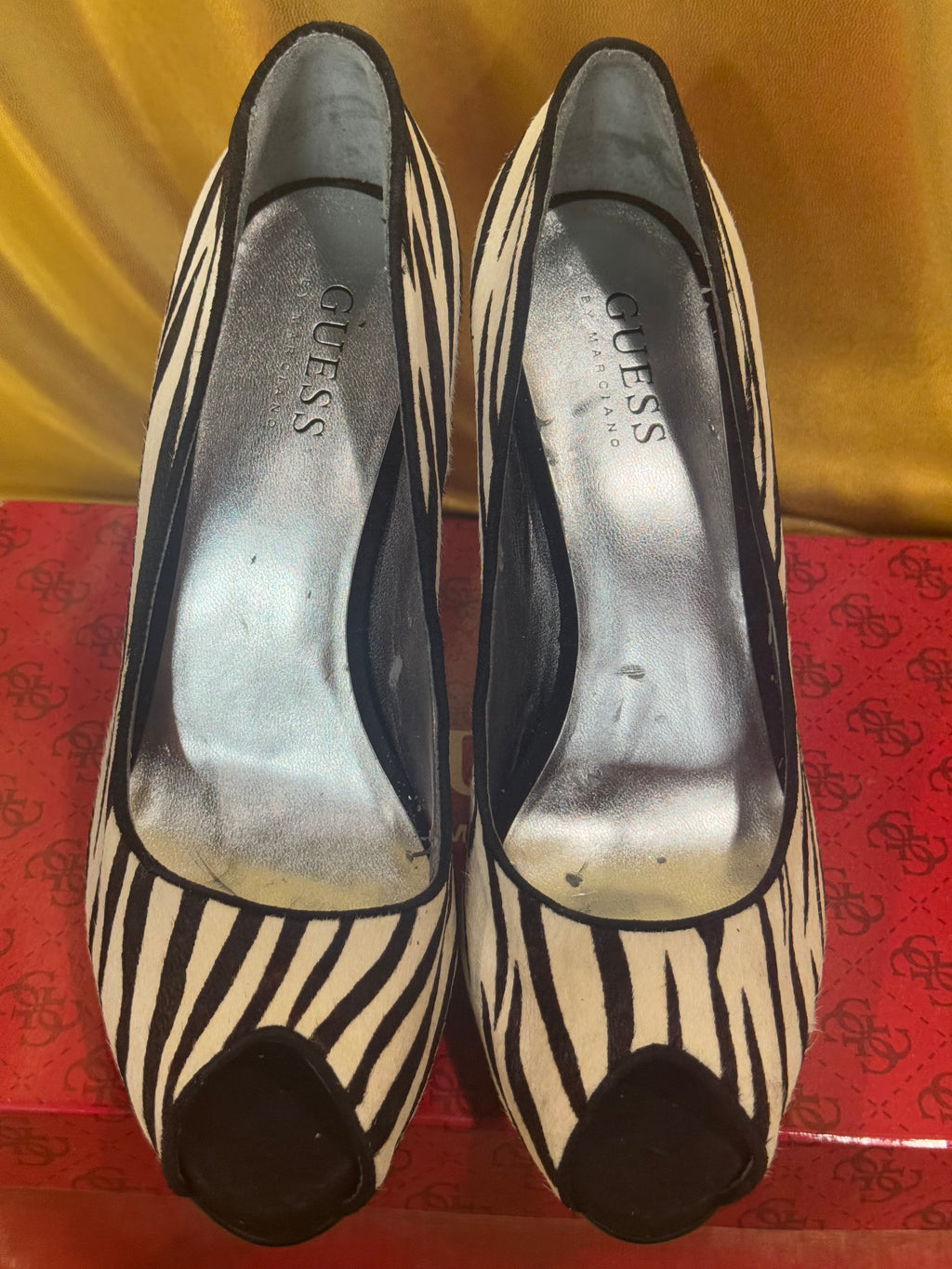 Guess by Marciano Mallory Ann Zebra Peep Toe Pump Size 6.5 NIB