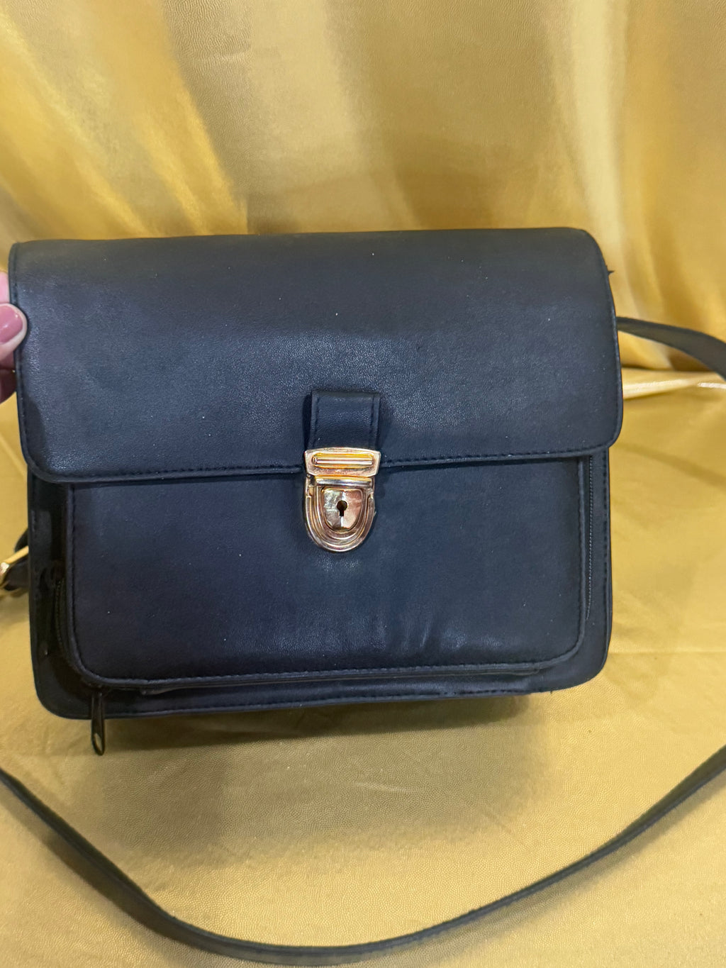 Vintage Black Structured Shoulder Bag – Classic Retro Crossbody with Mirror