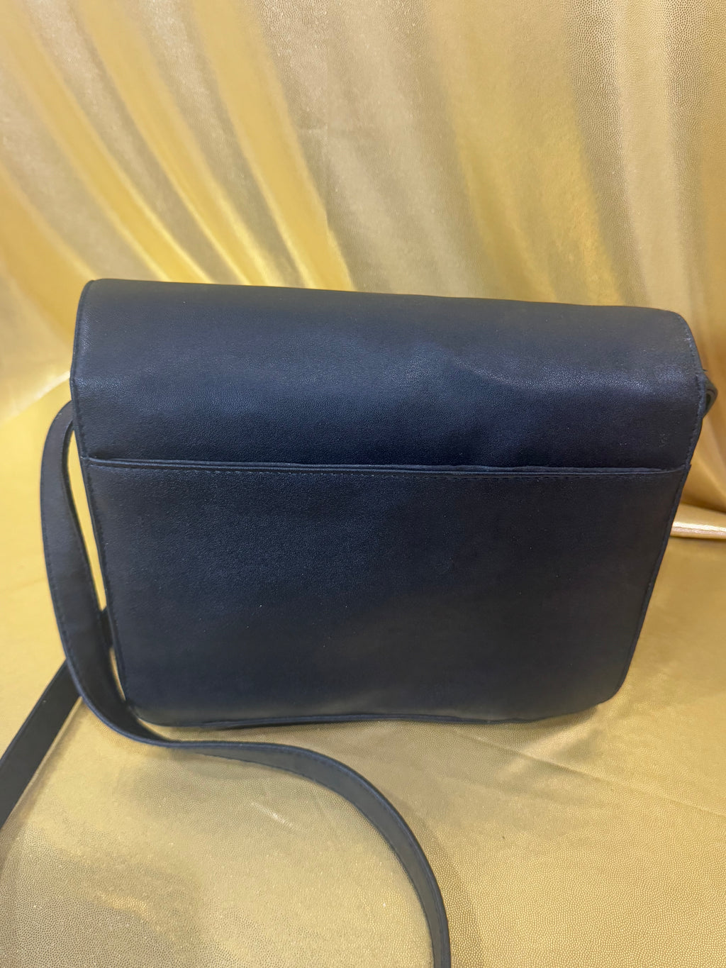 Vintage Black Structured Shoulder Bag – Classic Retro Crossbody with Mirror