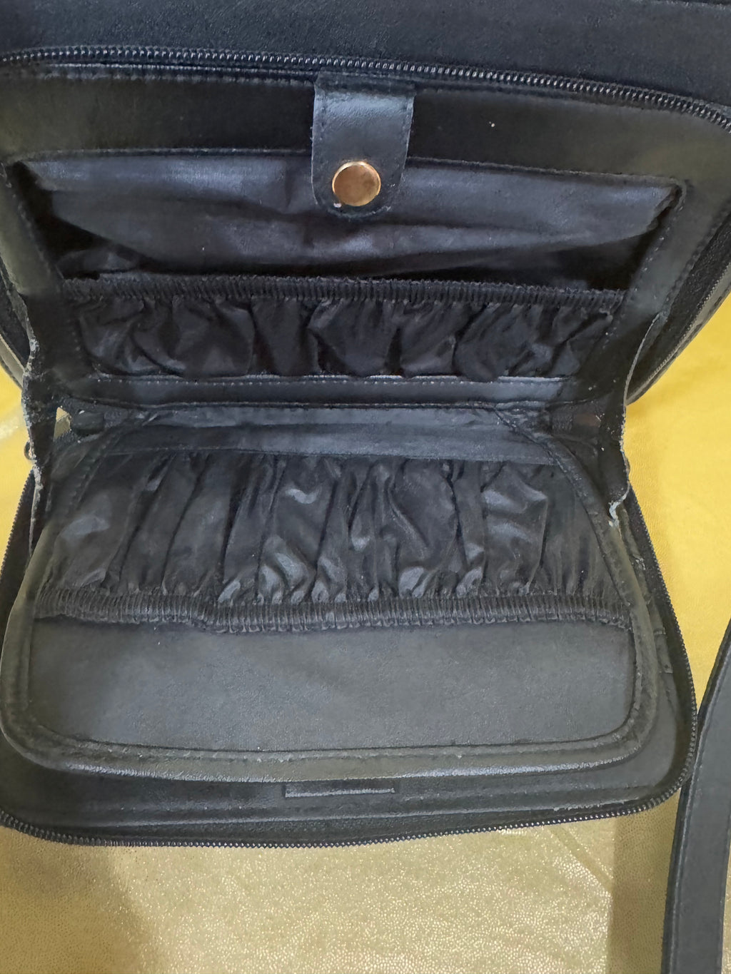 Vintage Black Structured Shoulder Bag – Classic Retro Crossbody with Mirror