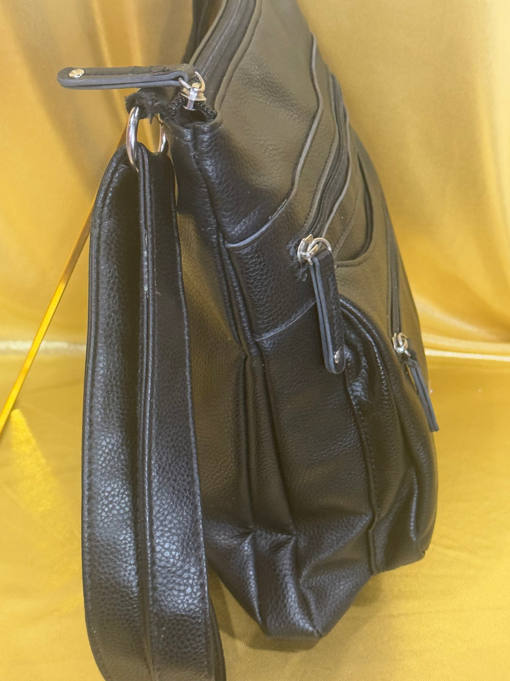 Rosetti Black Multi-Pocket Crossbody Bag | Adjustable Strap