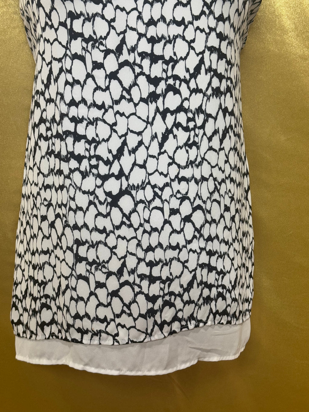 DALIA Black & White Pebble Print Split Back Tank Top - Size M - Zipper Neck