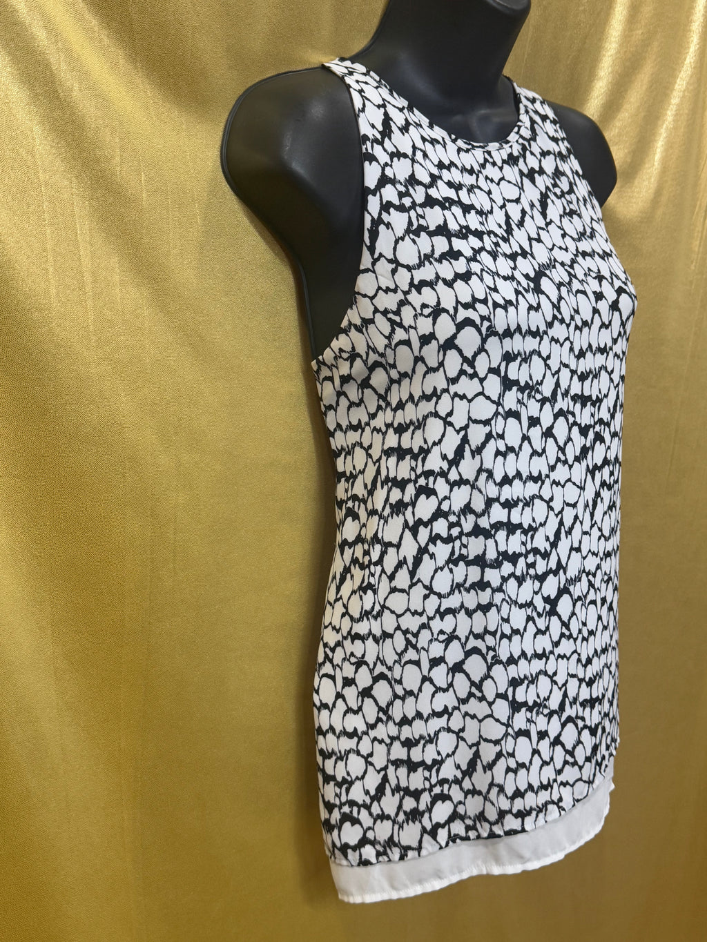 DALIA Black & White Pebble Print Split Back Tank Top - Size M - Zipper Neck
