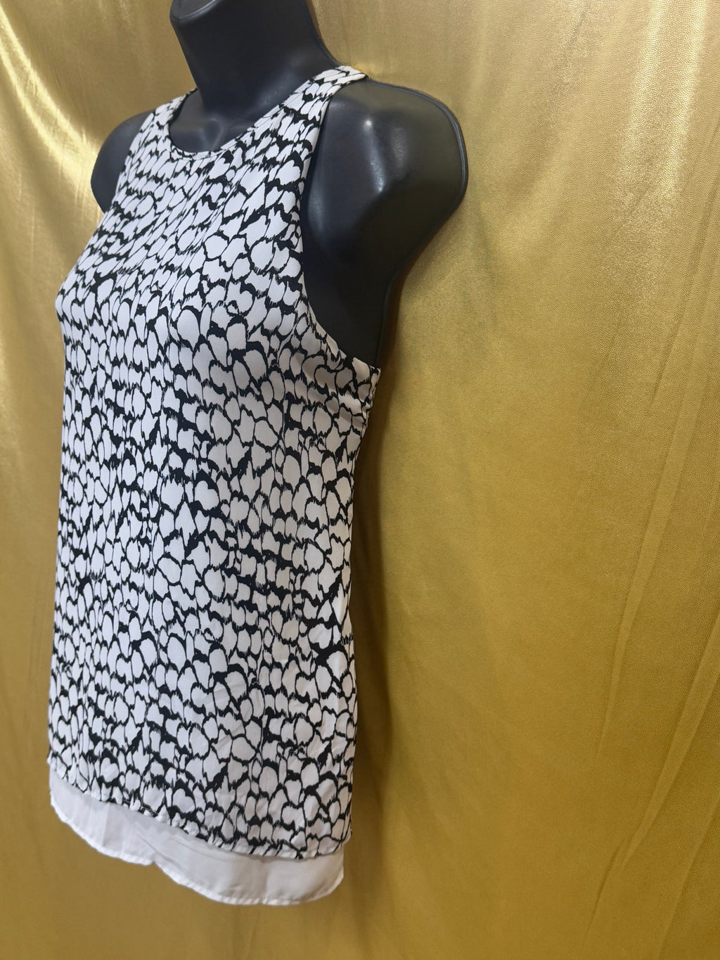 DALIA Black & White Pebble Print Split Back Tank Top - Size M - Zipper Neck