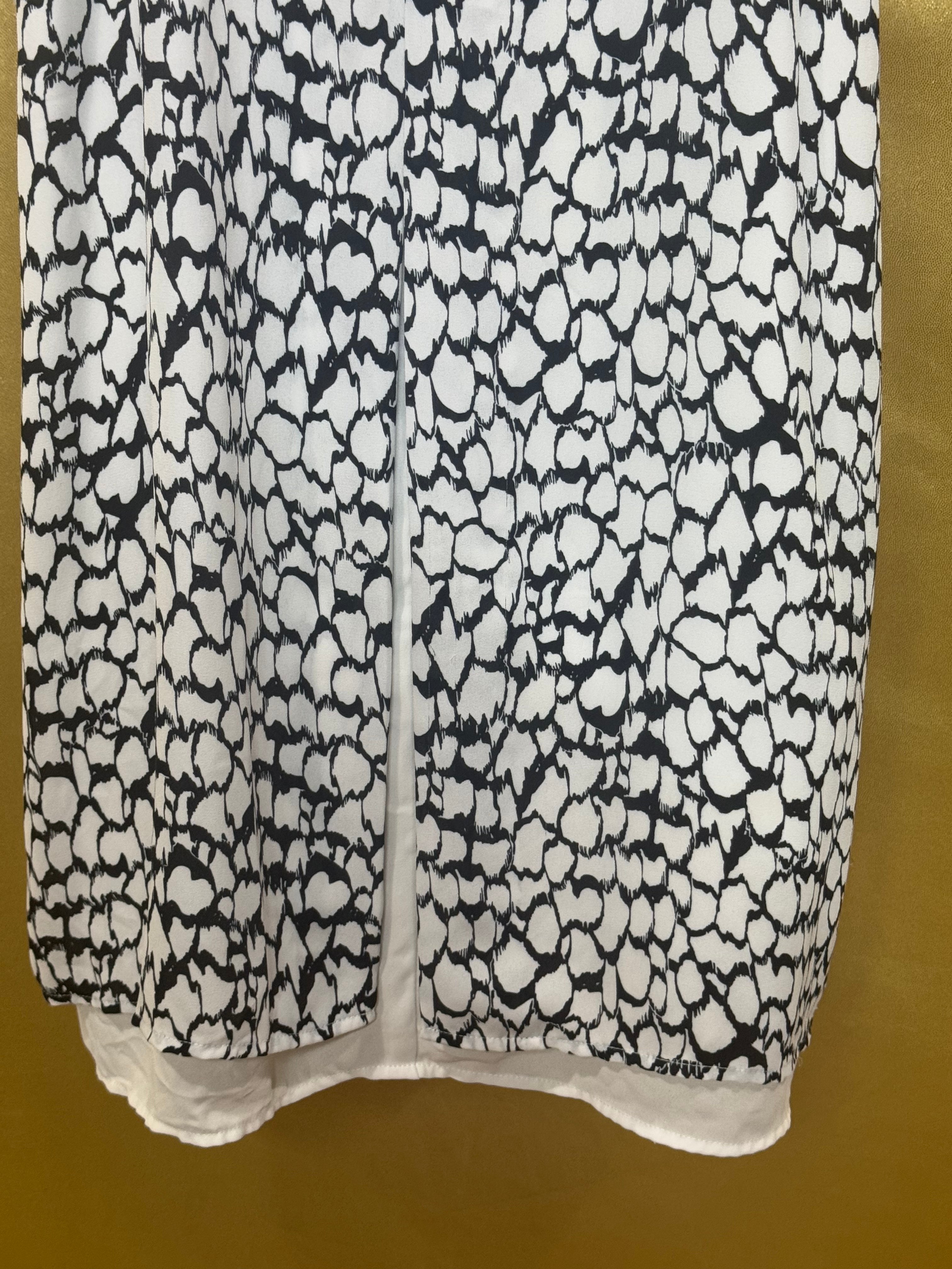 DALIA Black & White Pebble Print Split Back Tank Top - Size M - Zipper Neck