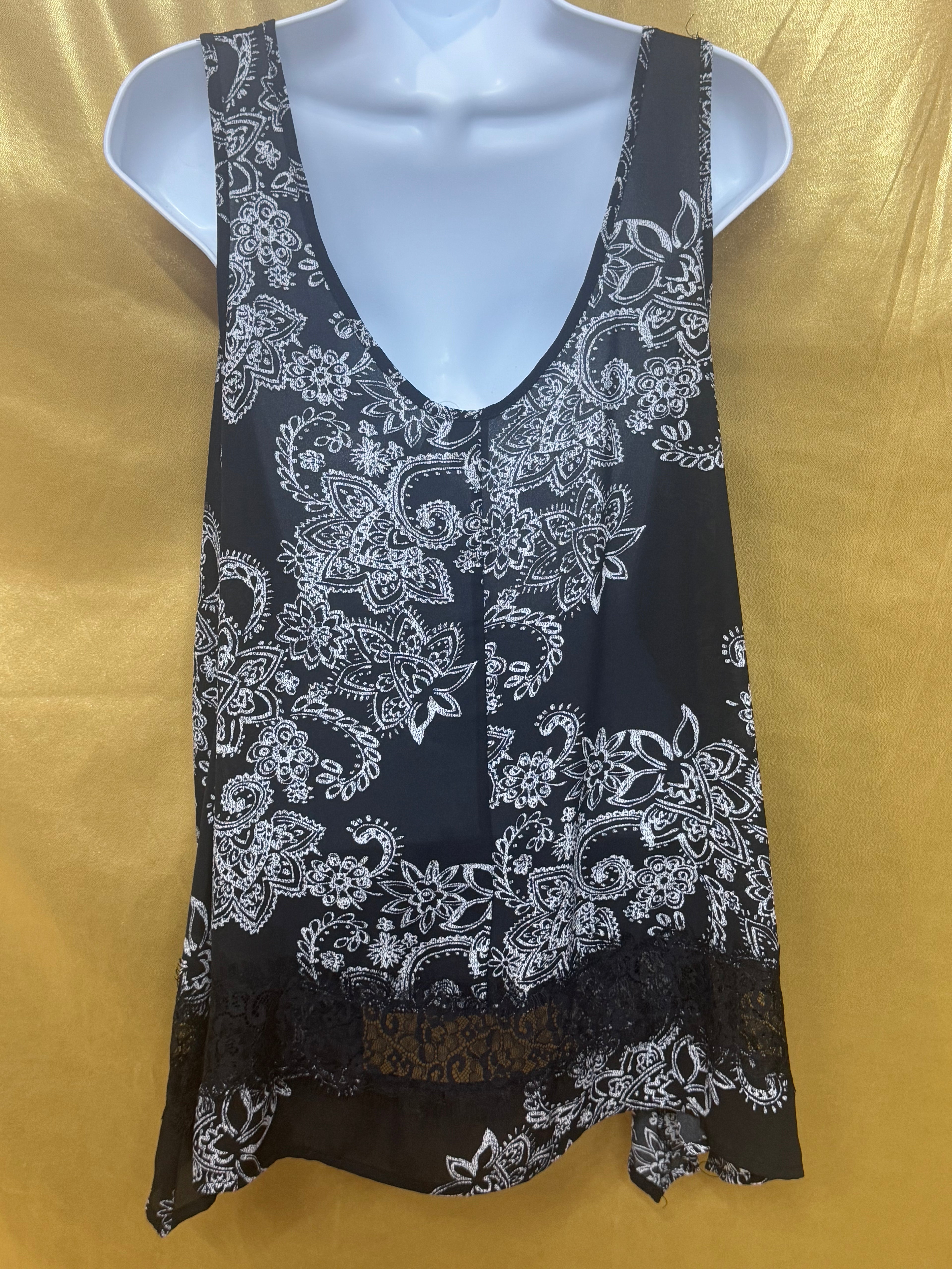 Paper Crane Black Paisley Lace Hem Tank Top Blouse - Medium