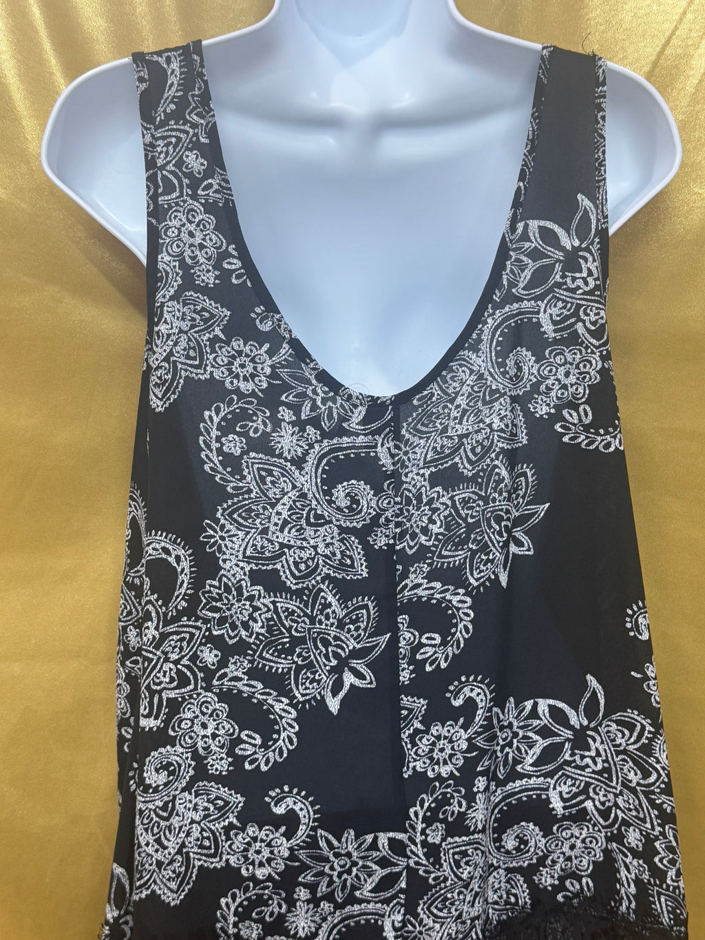 Paper Crane Black Paisley Lace Hem Tank Top Blouse - Medium