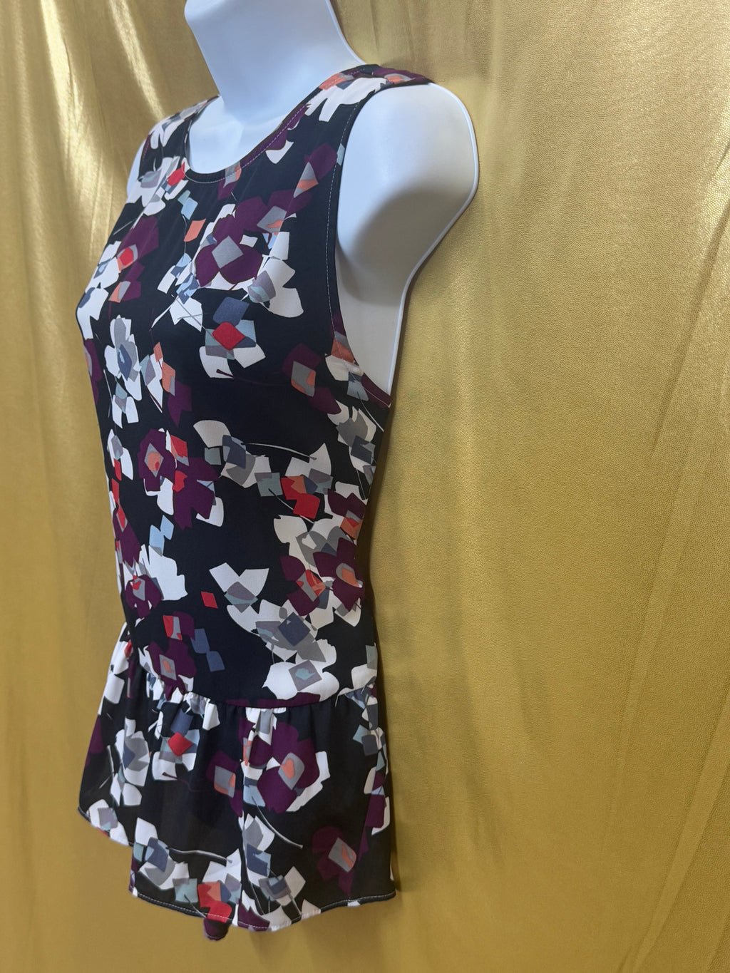 Banana Republic Sleeveless Peplum Top Size Medium Abstract Geometric Floral Blouse