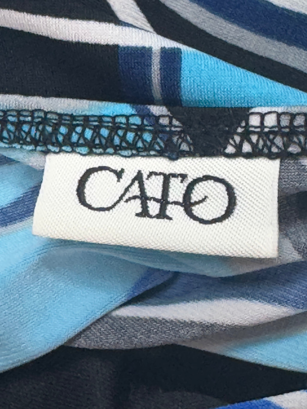 Cato Blue Geometric V-Neck Cap Sleeve Blouse Top - Medium