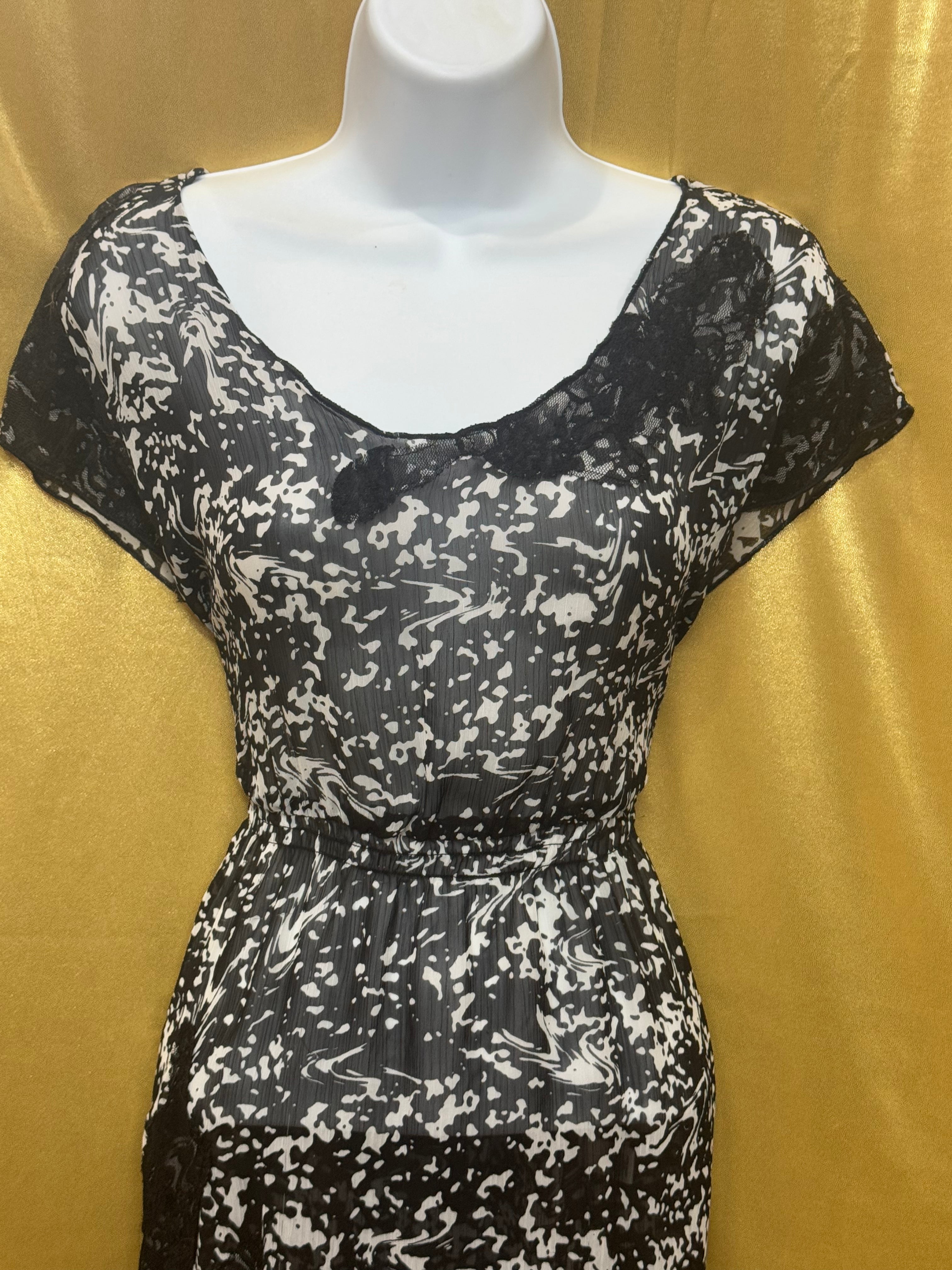 Cato Sheer Black & White Abstract Lace Trim Tunic Top Size Medium