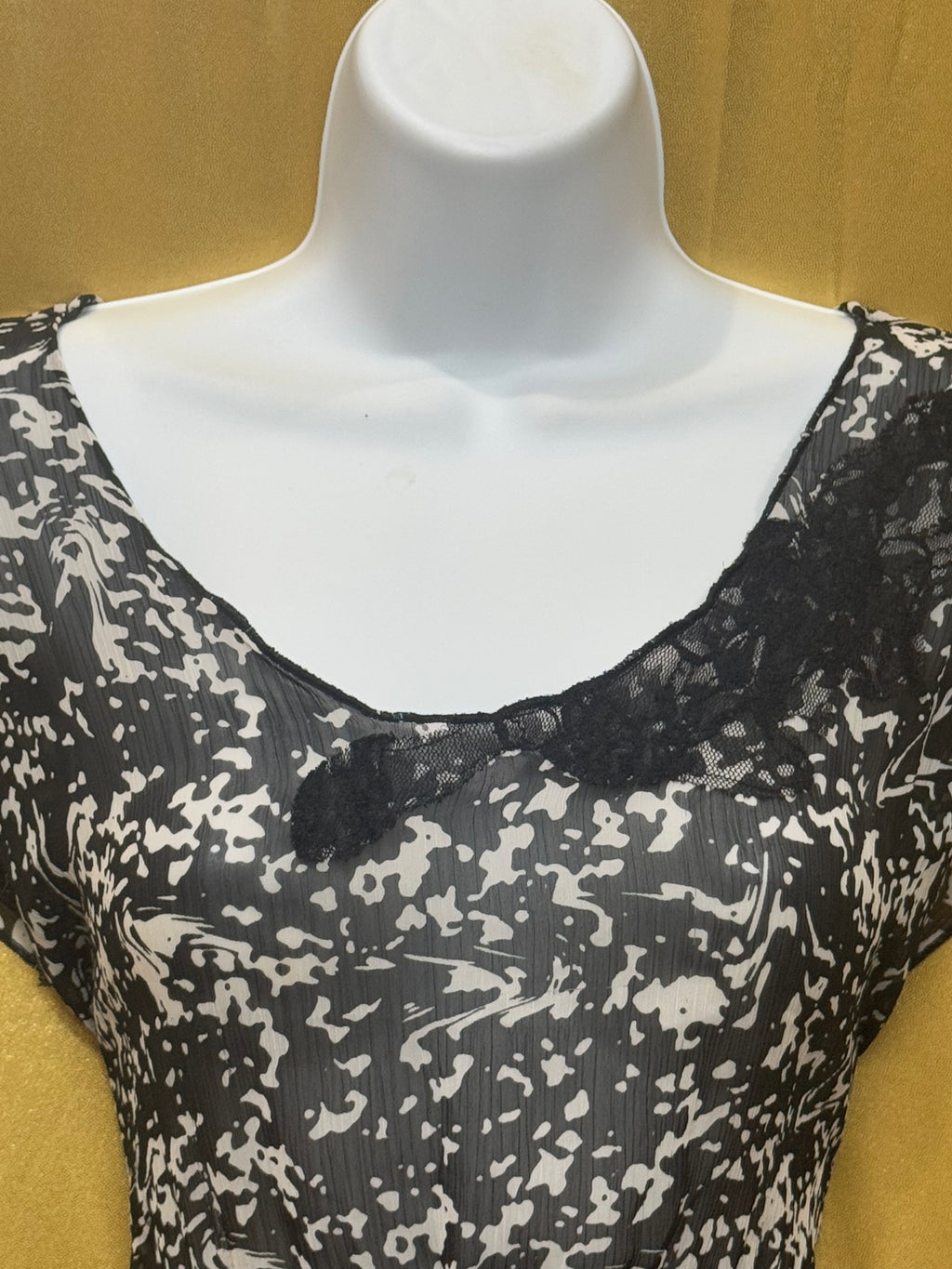 Cato Sheer Black & White Abstract Lace Trim Tunic Top Size Medium