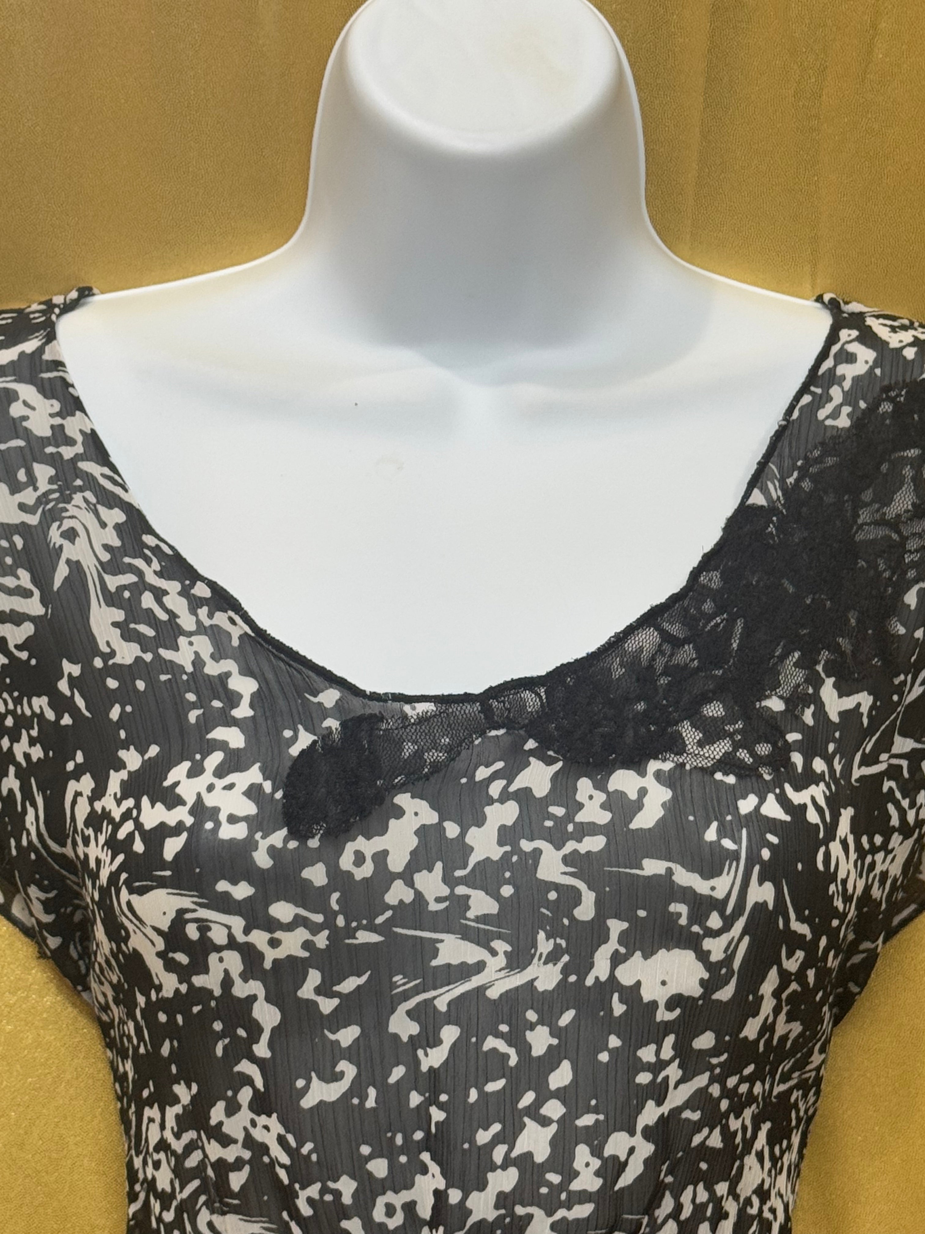 Cato Sheer Black & White Abstract Lace Trim Tunic Top Size Medium