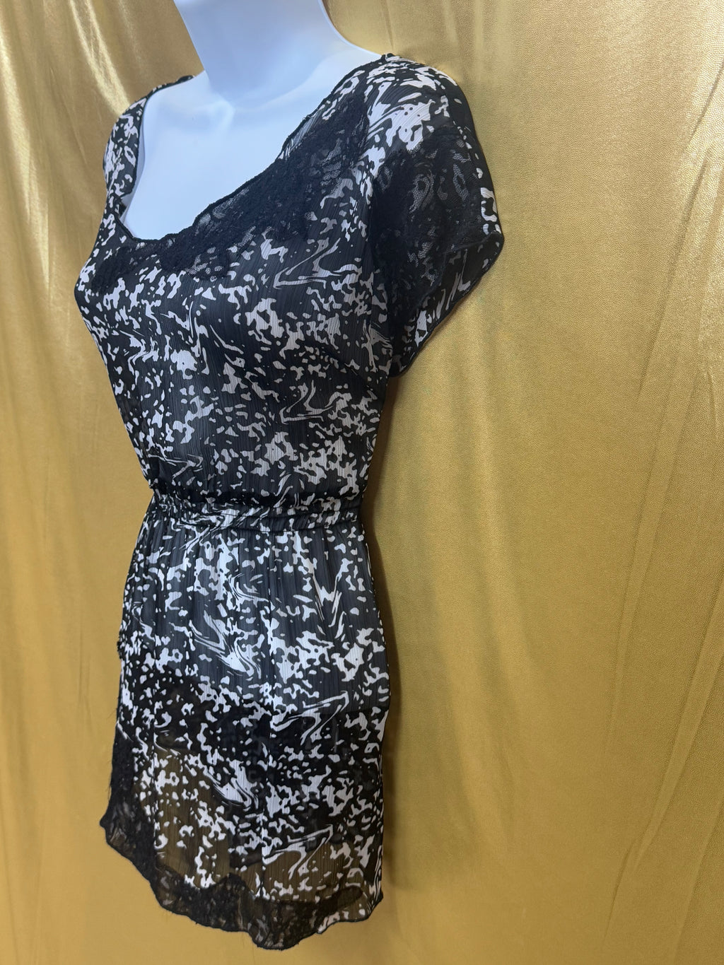 Cato Sheer Black & White Abstract Lace Trim Tunic Top Size Medium